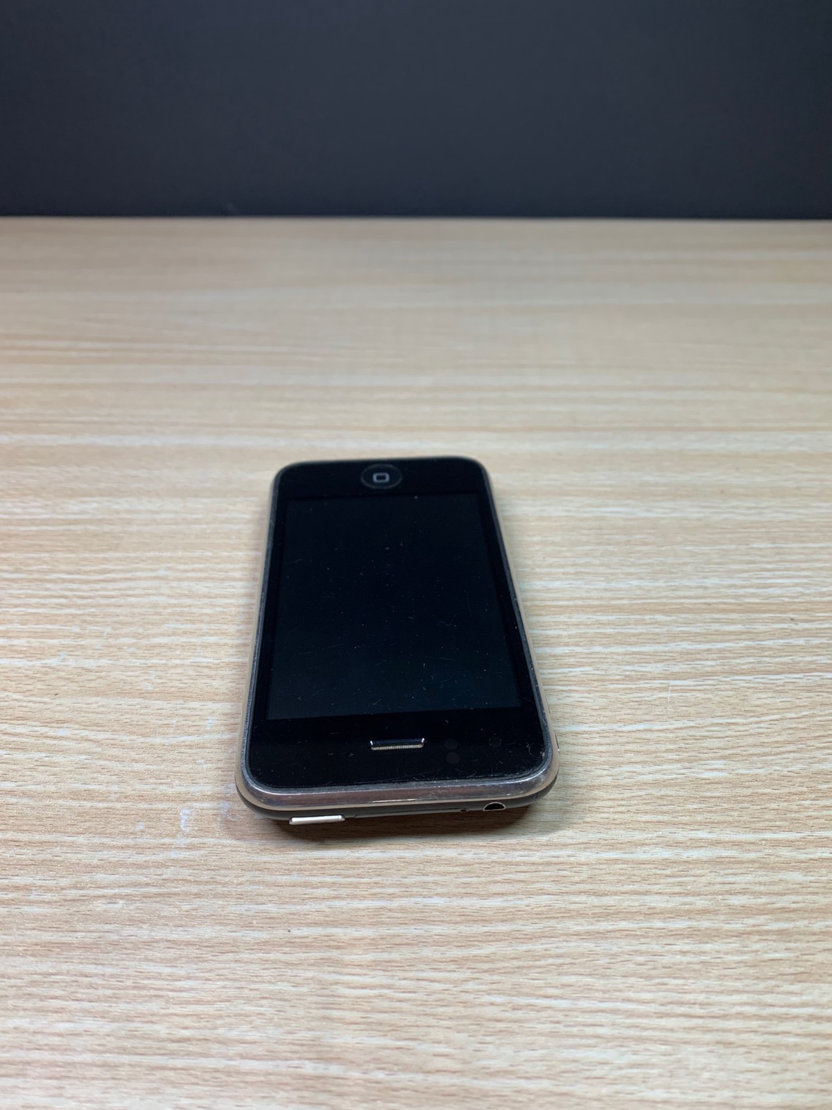 Apple iPhone 3GS – 8GB – Unlocked AT&T – Black A1303