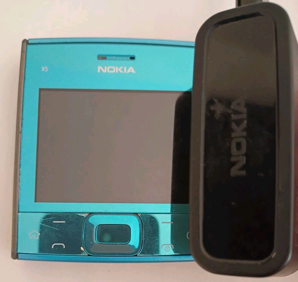 VTG Nokia X5-01 Slider QWERTY Phone – Azure Blue – Symbian OS – Retro Collection