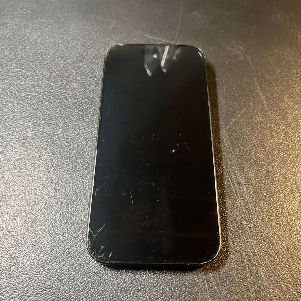 Apple iPhone 16 Pro – 256 GB – Black Titanium (Unlocked) – Cracked Back/READ