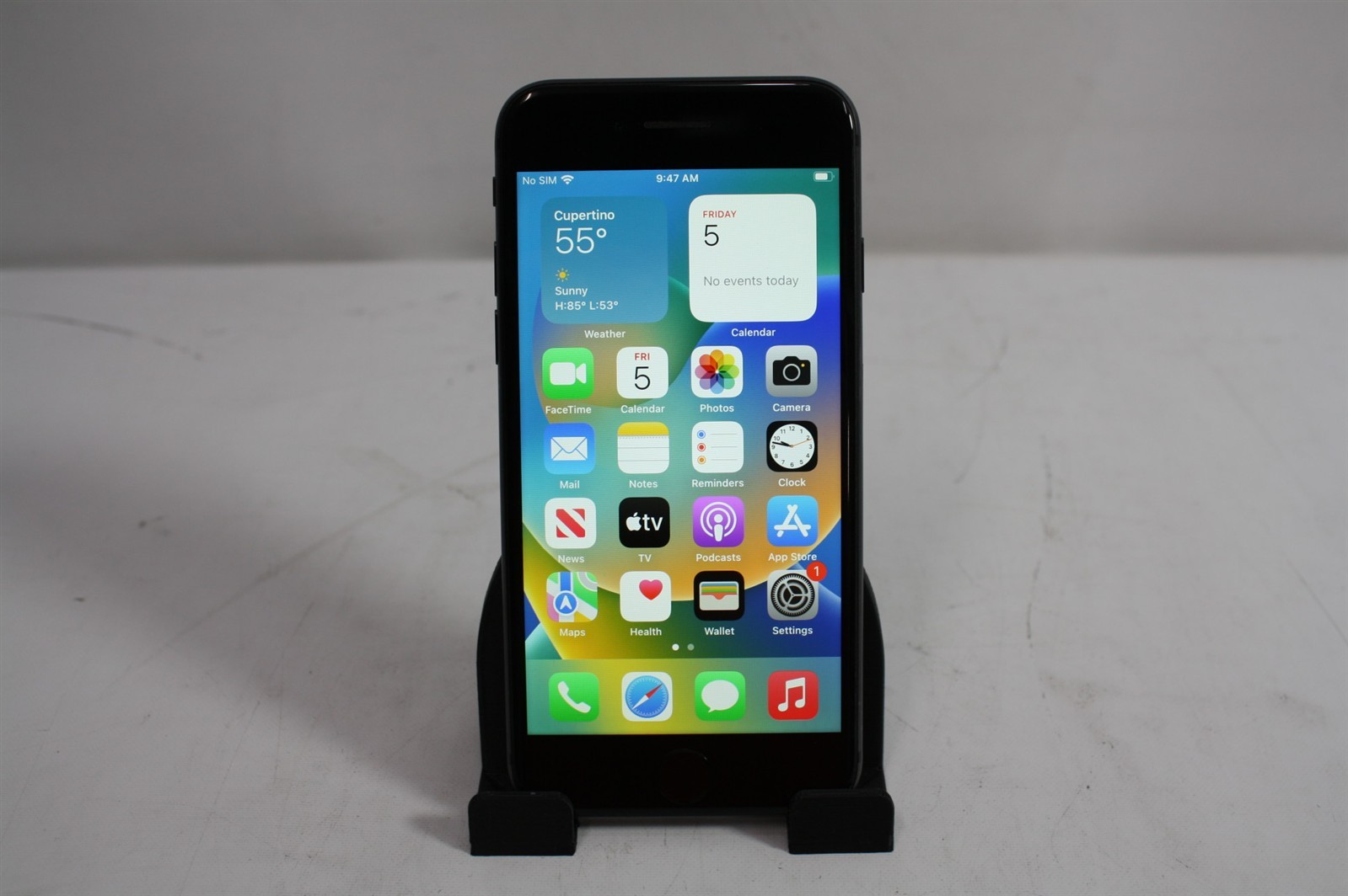 Apple iPhone 8 Space Gray A1863 iOS 16.1 64GB Verizon Only Battery Capacity 82%