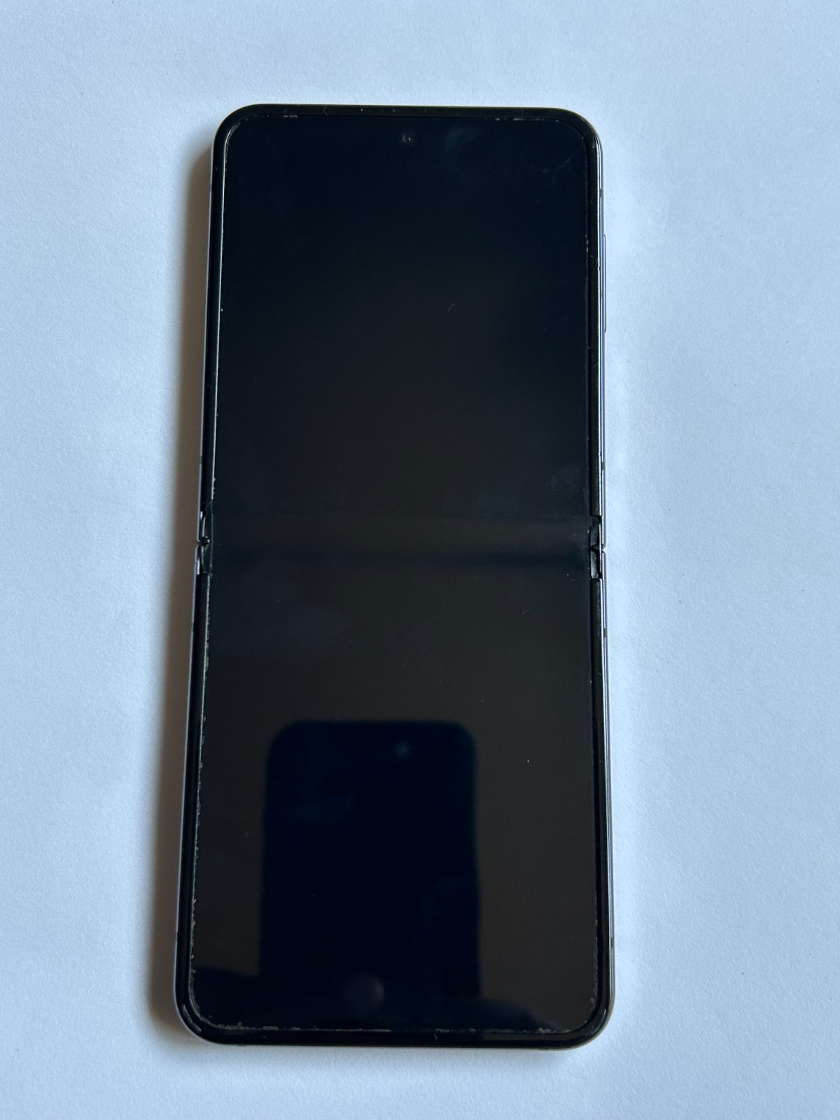 Samsung Galaxy Z Flip5 5G 512GB – FACTORY UNLOCKED – Graphite