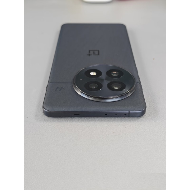 OnePlus 13 5G Unlocked SmartPhone 512GB ROM 12GB RAM Very Good Condition