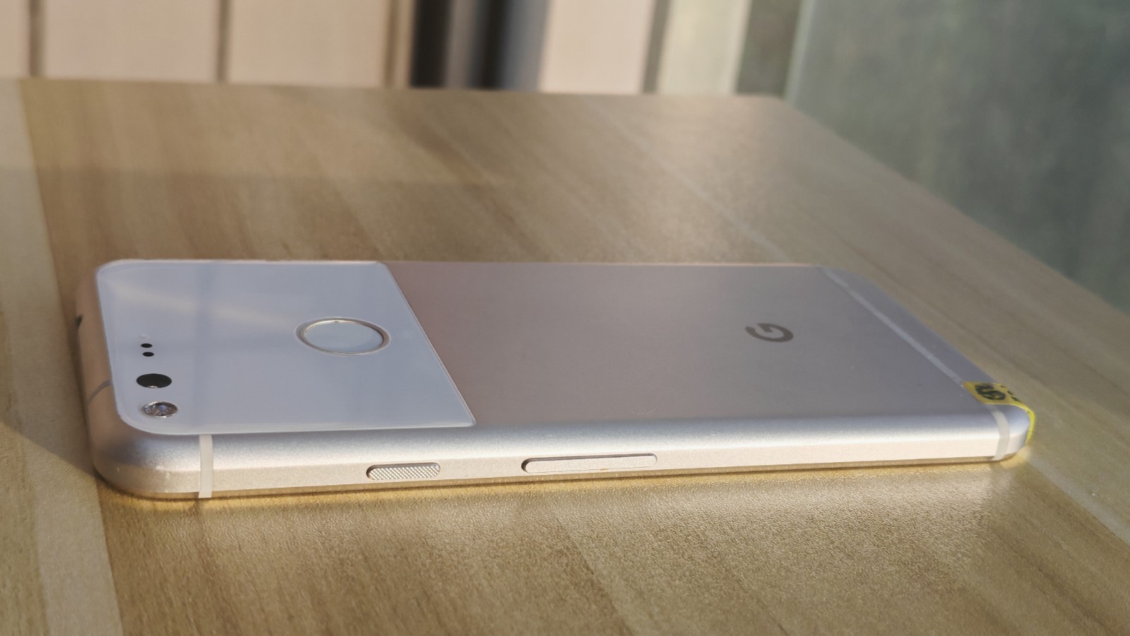 Google Pixel 1st Gen 2016 Unlocked – 32 GB/128 GB – Random Color Good Condition