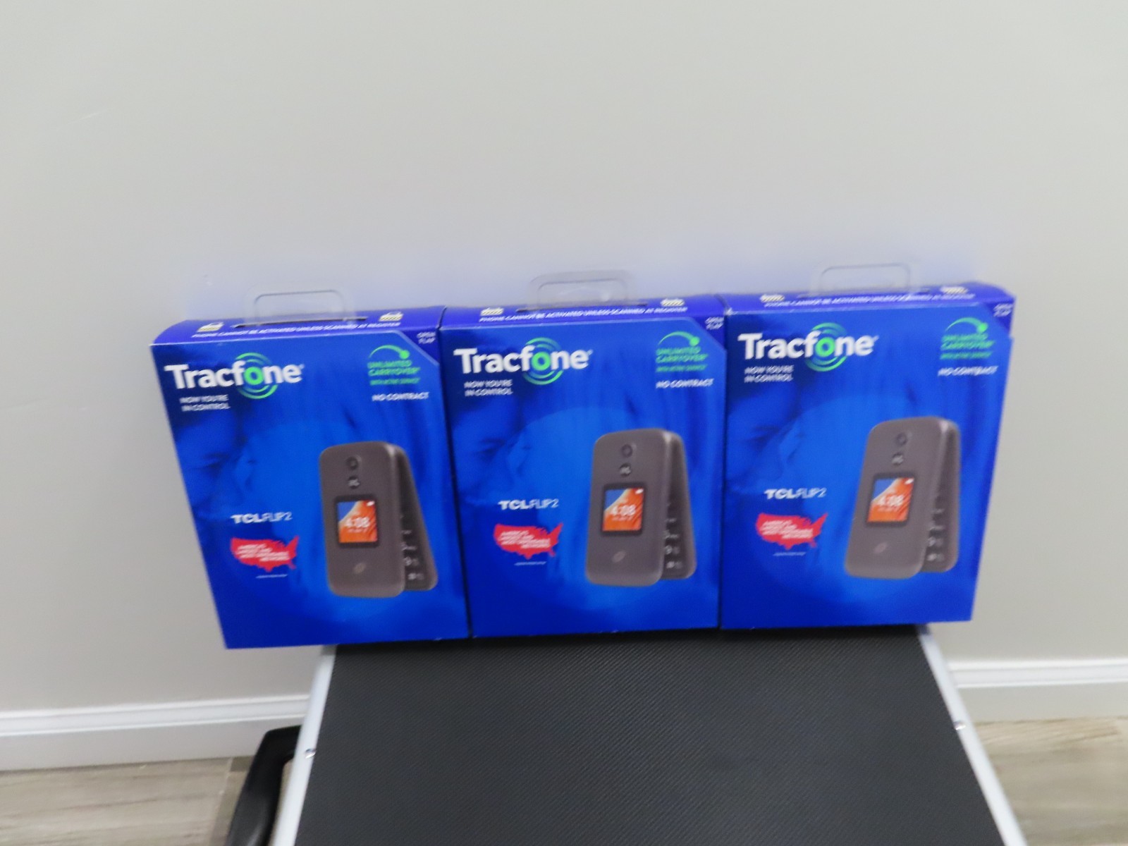 ONE TracFone TCL Flip 2 Prepaid Phone 8GB Black Locked Brand New Sealed Box