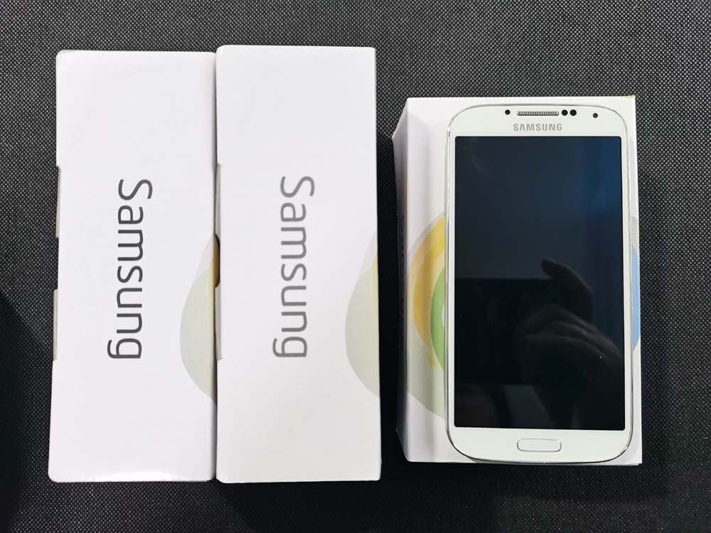 Unlocked – Samsung I9500 Galaxy S4 Android 32GB 13MP microSDXC 5.0″ 3G Cellphone