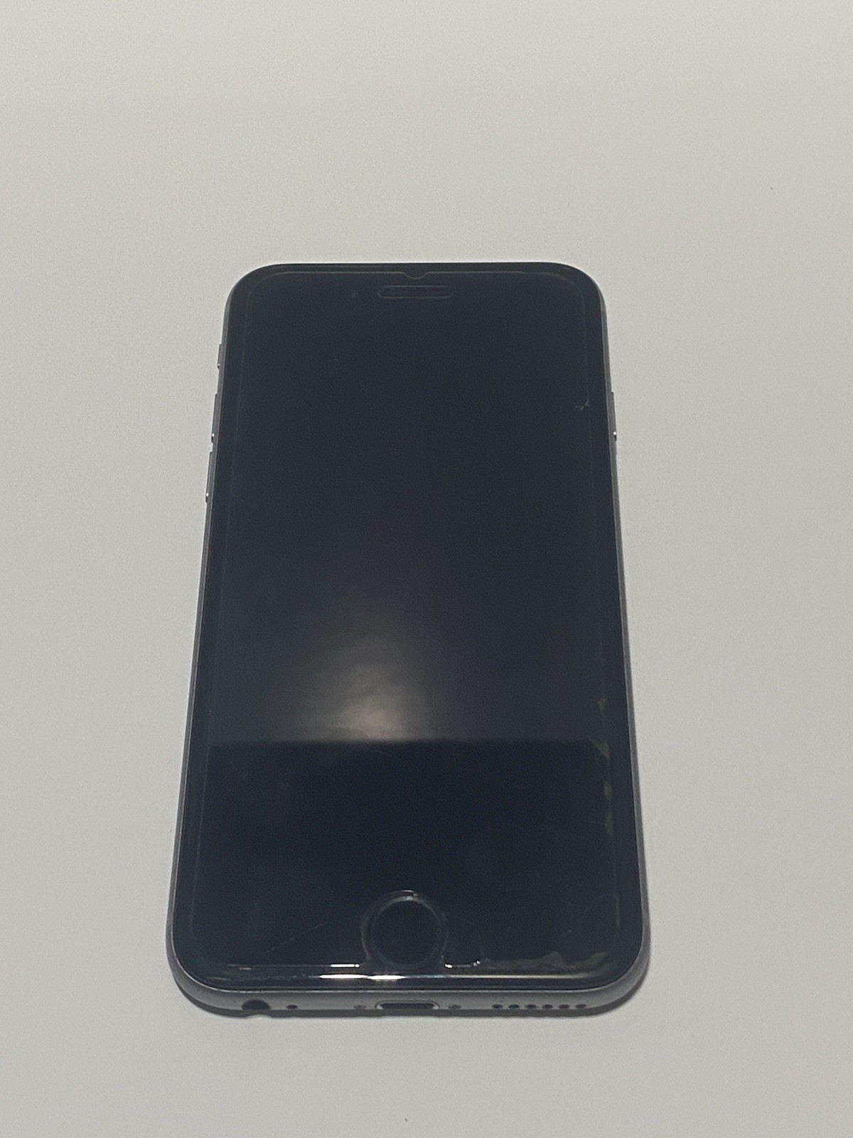 Apple iPhone 6s Space Gray 4.7in 12MP 2GB RAM A1633 CDMA 1900