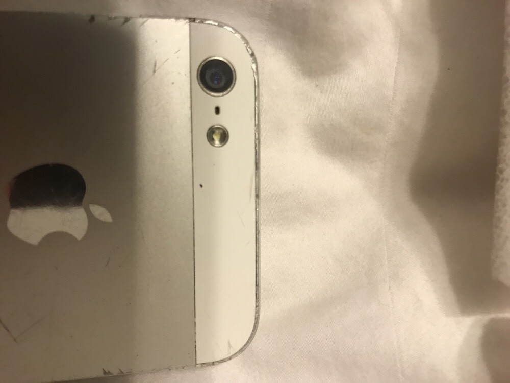 Apple iPhone 5 – 16GB – White & Silver (Verizon) A1429 (CDMA + GSM)