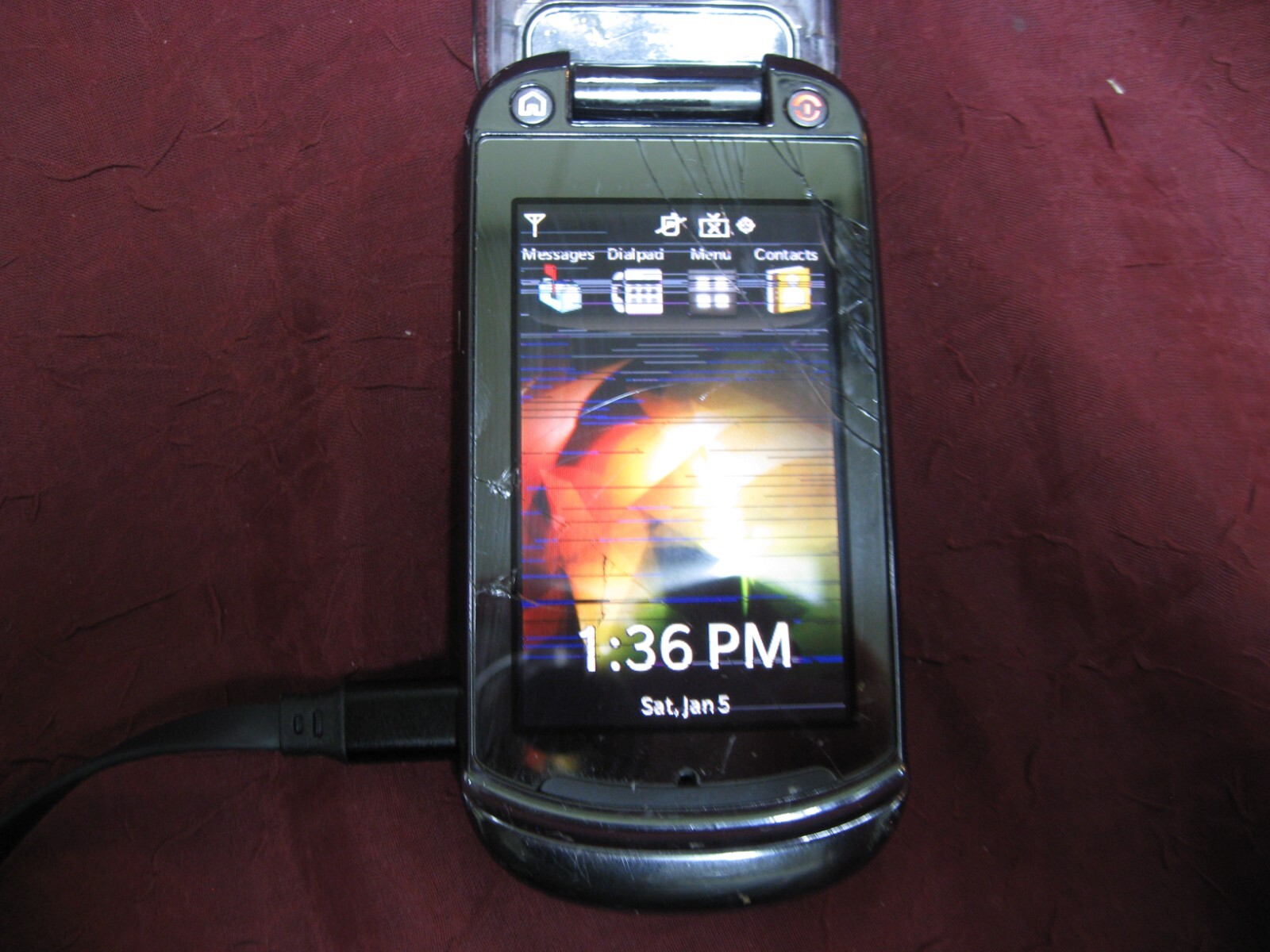 Motorola Krave ZN4 Smartphone (Verizon) – 128 MB Gray – FOR PARTS SEE DESC