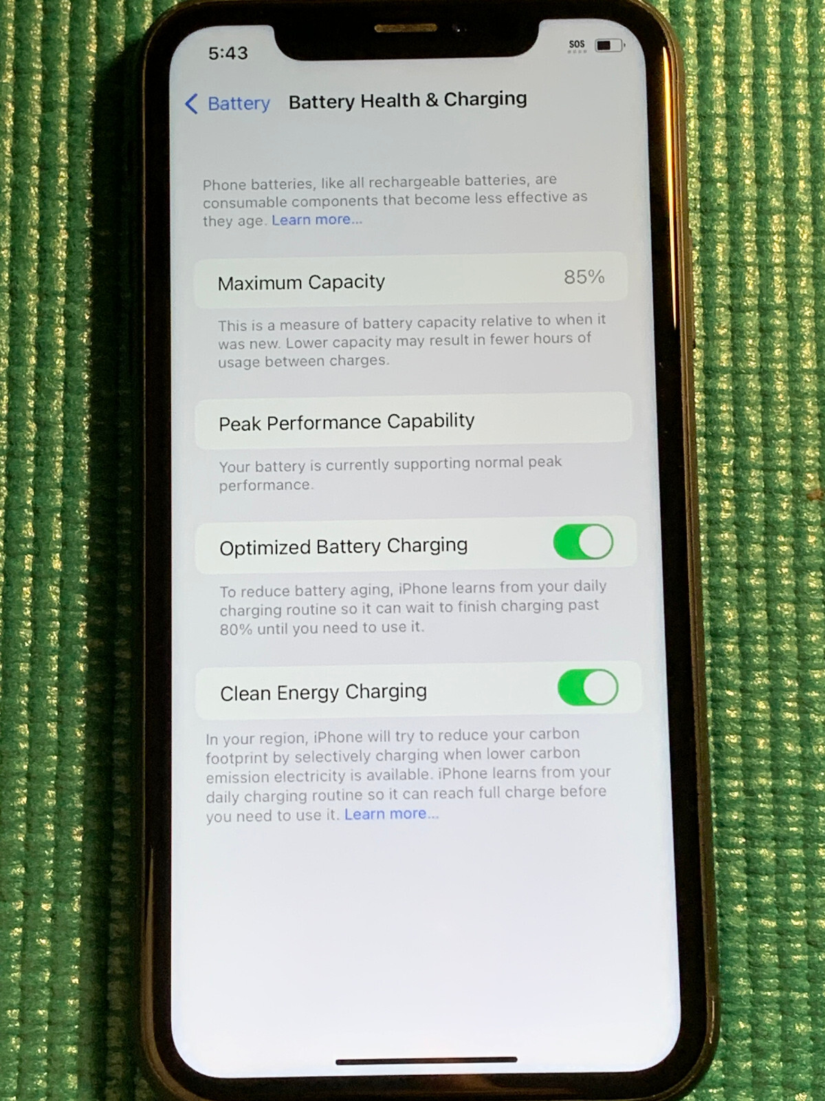 Apple iPhone XR – 64GB – Black (Unlocked) A1984 (CDMA + GSM)