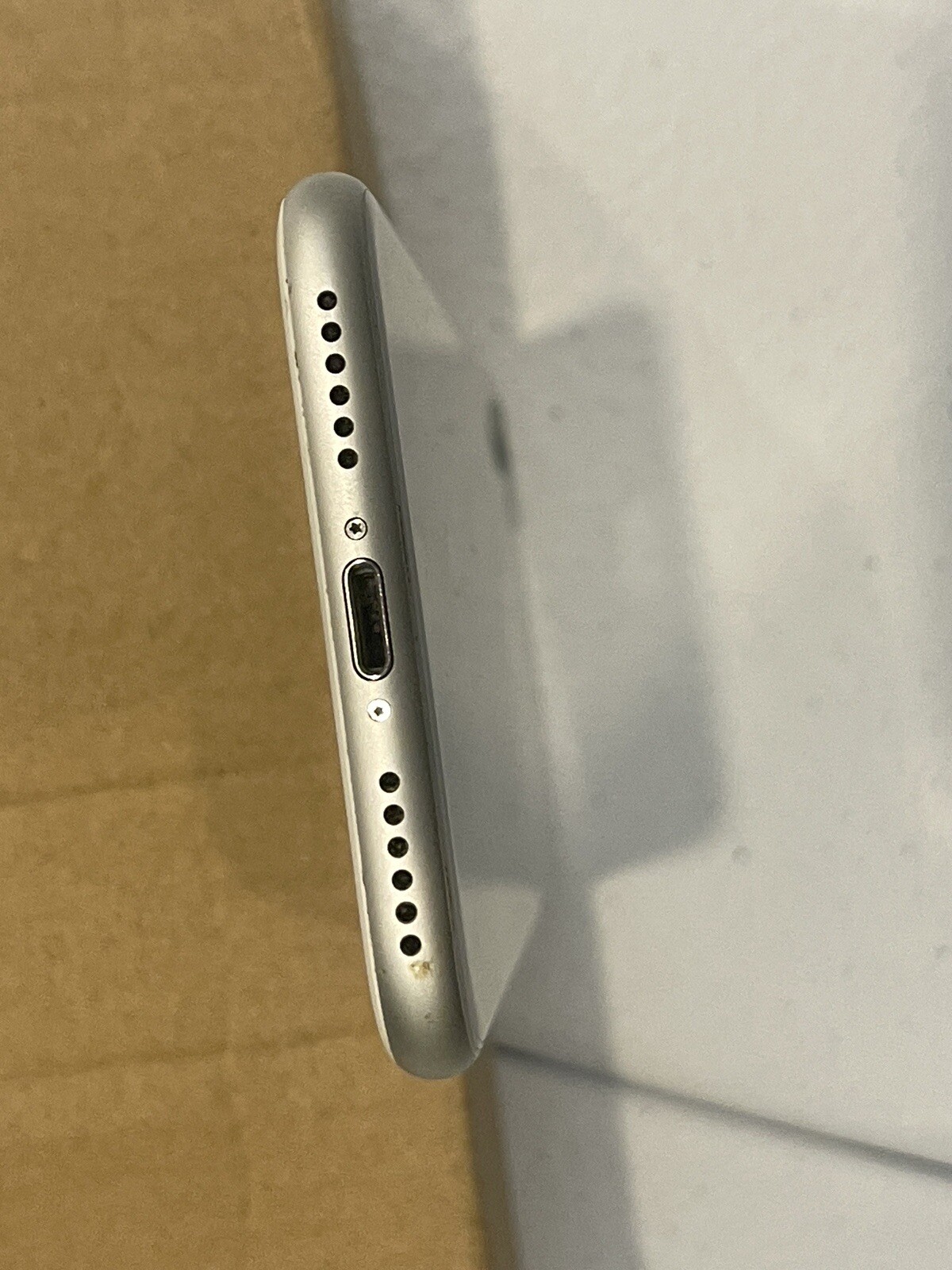 GRADE A  Apple iPhone 8 – 64GB – Silver (AT&T) A1905 (GSM)