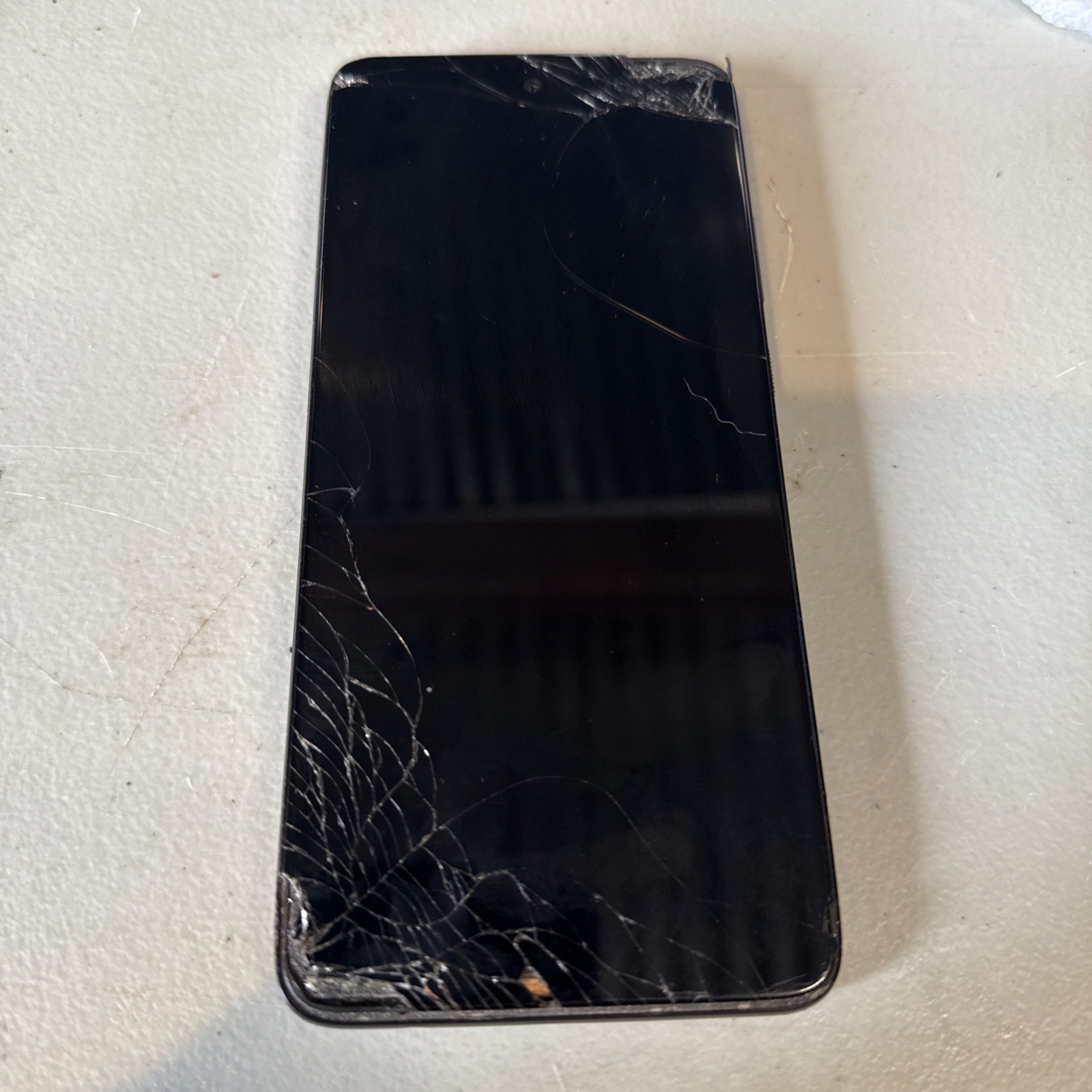 Motorola One 5G UW Ace – 64GB – Volcanic Gray (Cracked Screen)
