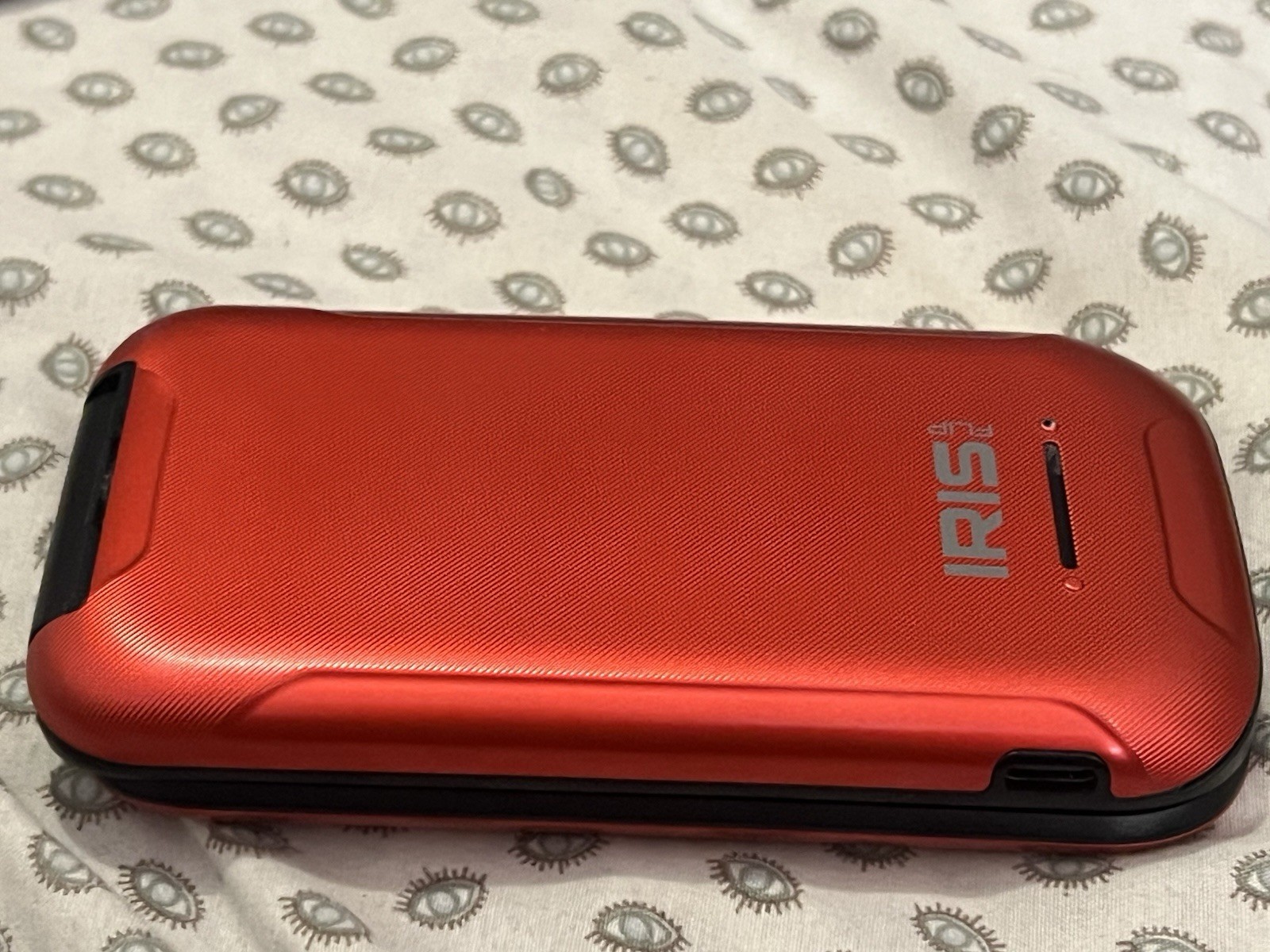 Iris Consumer Cellular eSim Flip Phone 8 Gig 5.0MP Camera 4G LTE