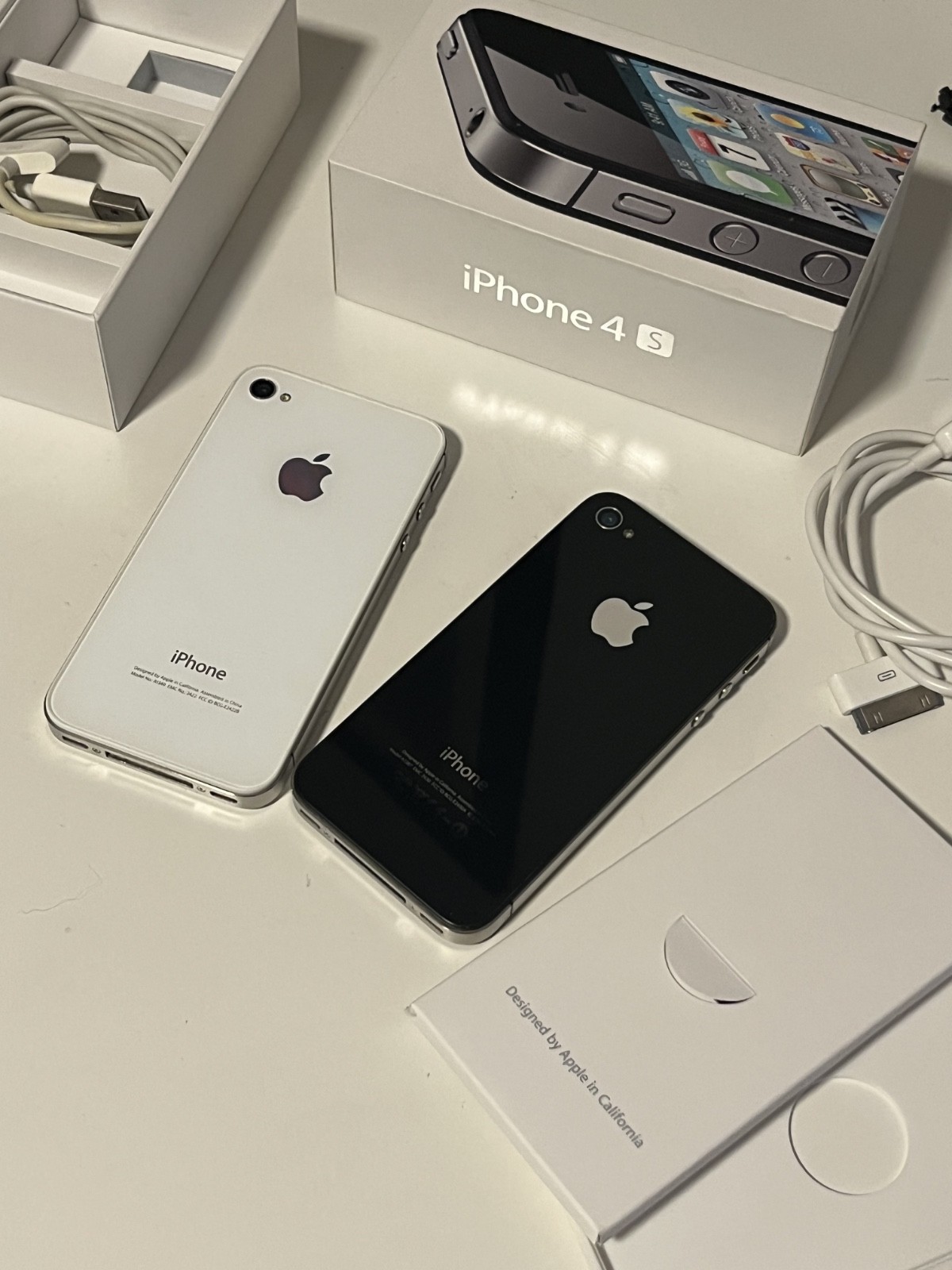 Apple iPhone 4 White A1349 and 4S Black A1387 FOR PARTS