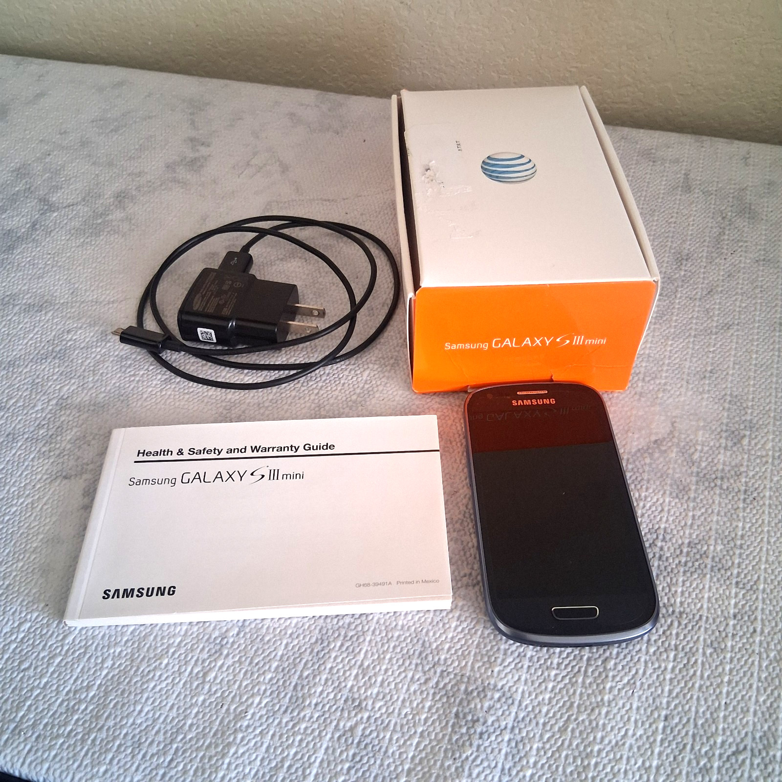 Samsung Galaxy S3 Mini SM-G730A (att) 8GB Blue Charge Cord Instructions in Box