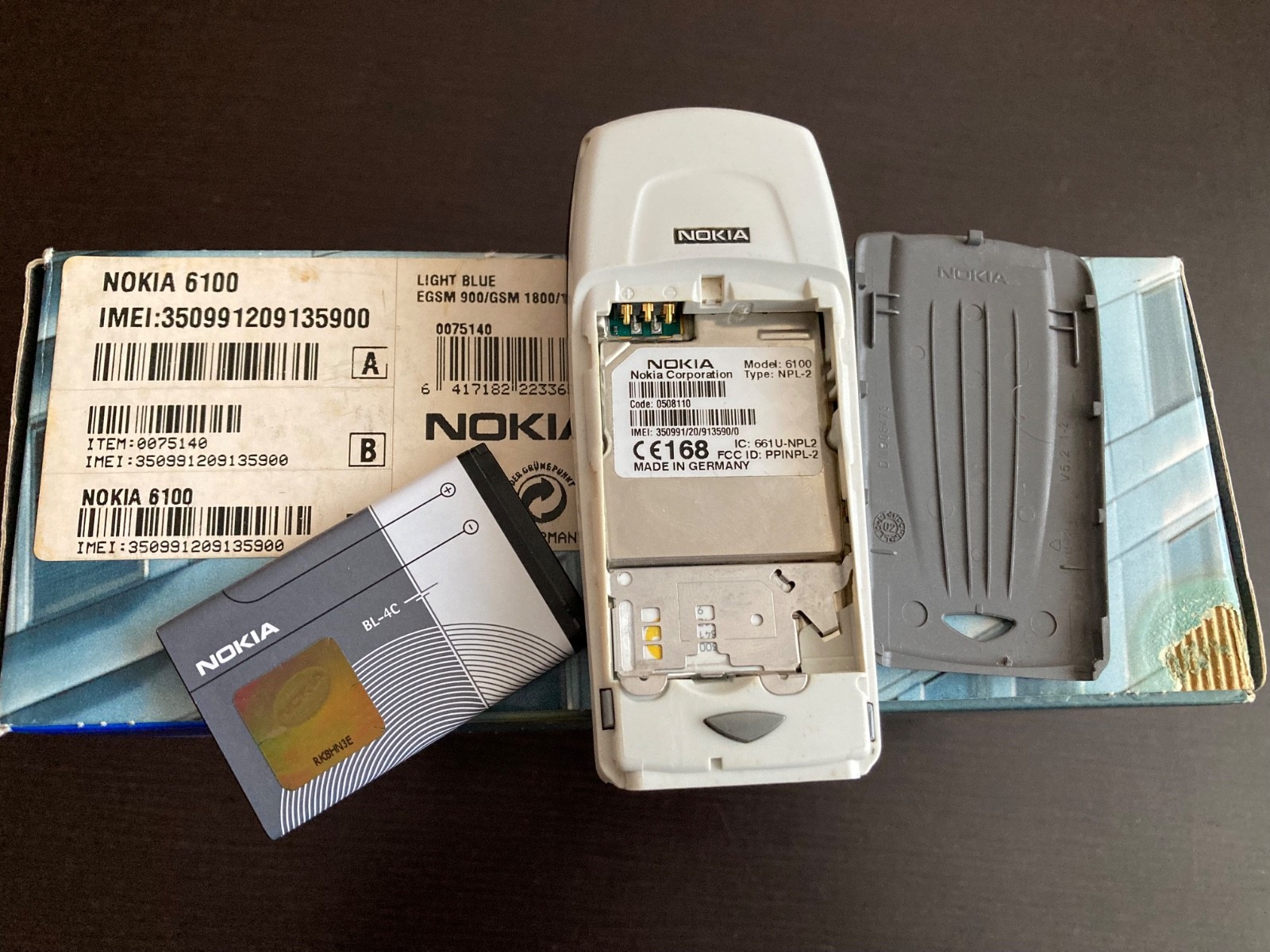 FULL BOXED lifetimer 17h Nokia 6100 NPL-2 Light Blue Made in Germany (unlocked)