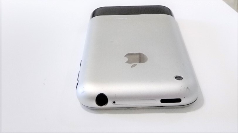 Apple iPhone 1st Generation – 16 GB – Black – A1203 (GSM) Collectable!