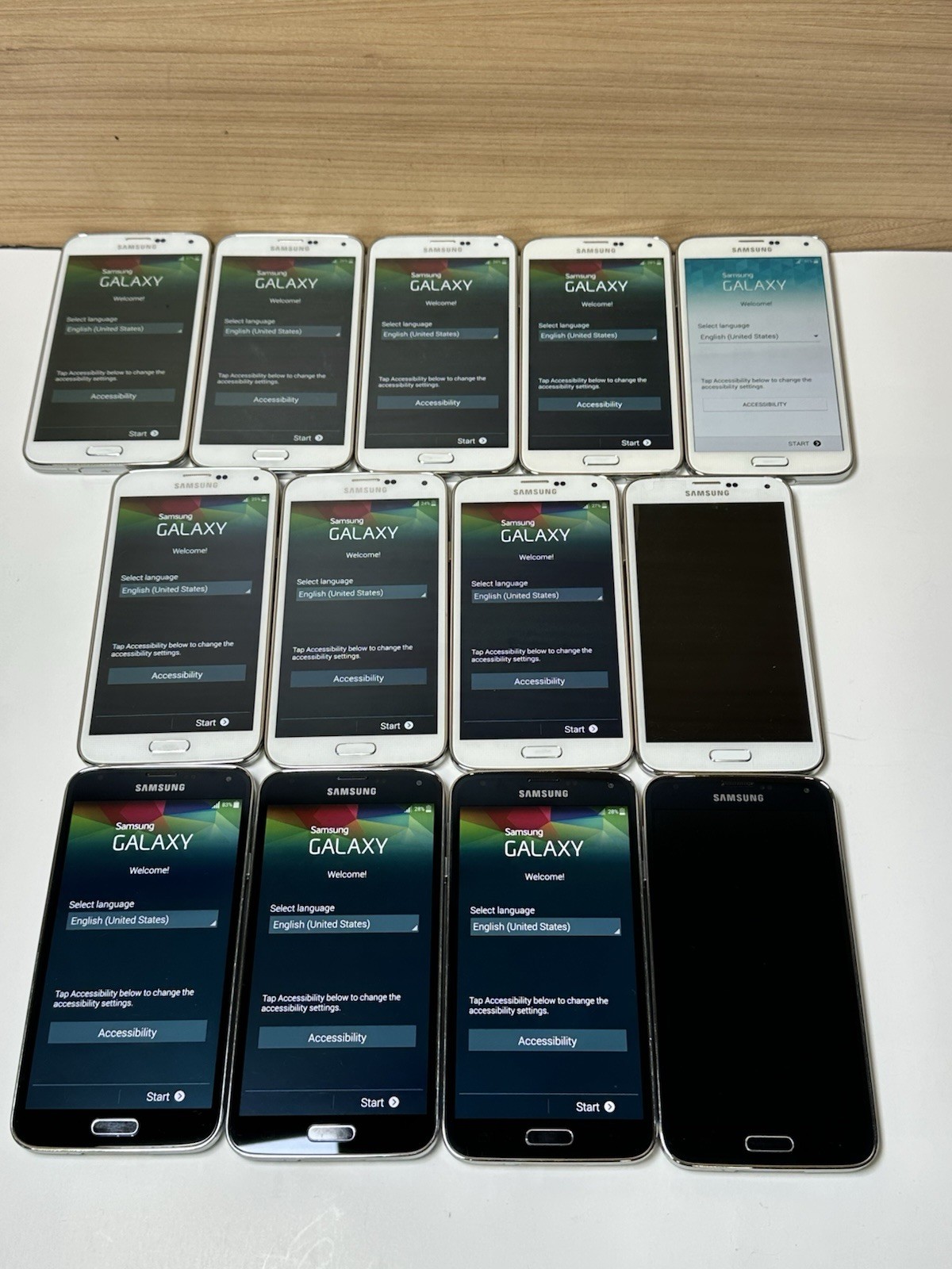 Lot Of 13 Samsung Galaxy S5 SM-G900F 16GB 4G Unlocked Smartphone