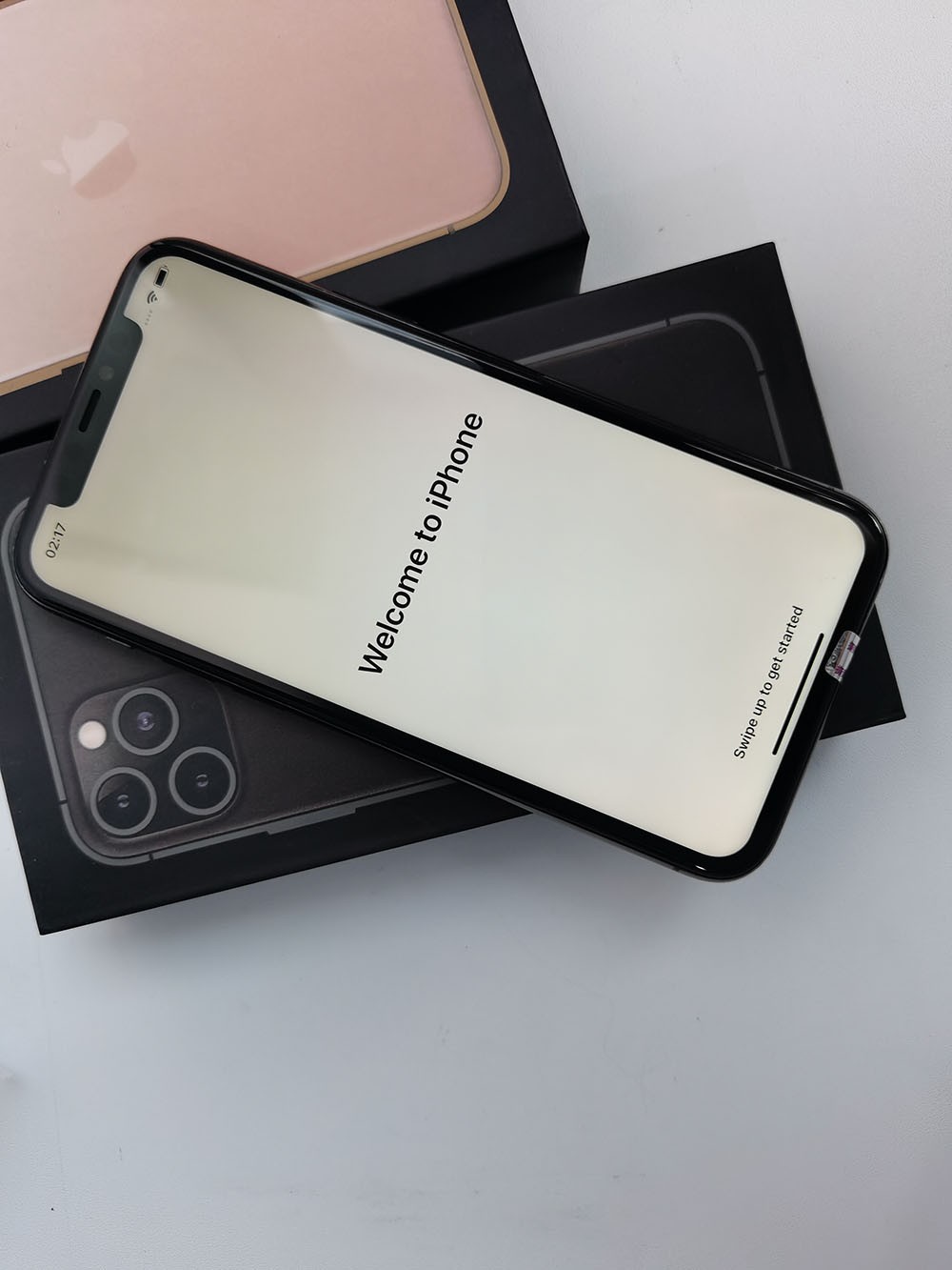 BOXED – Apple iPhone 11 Pro Unlocked 64GB / 256GB All colors good Smartphone