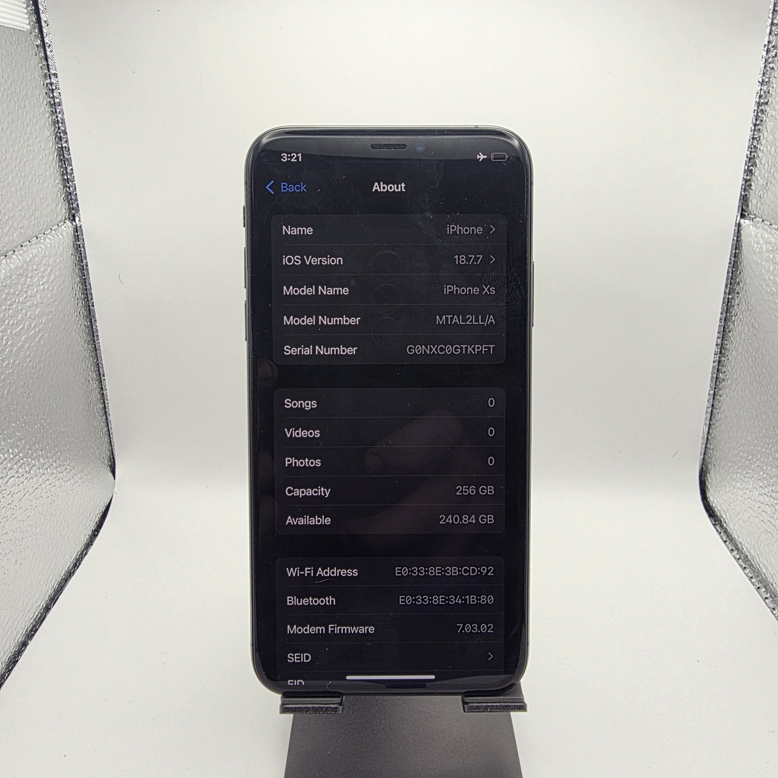 Apple iPhone XS Bundle – 256 GB – Space Gray (Unlocked) – Grade A