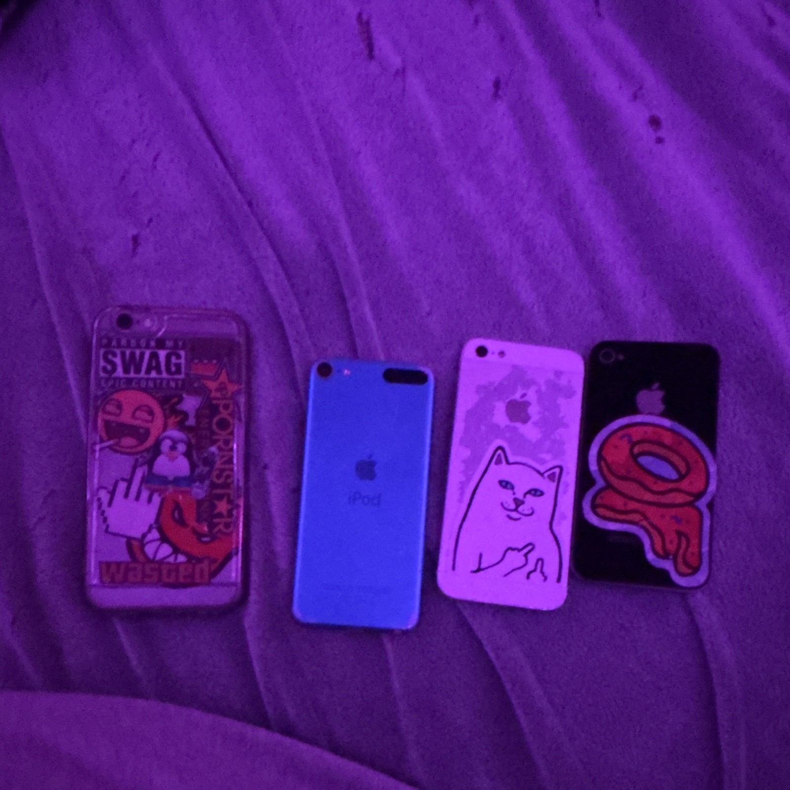 Lots of 4 iPhones 6,5,4 iPod touch 6
