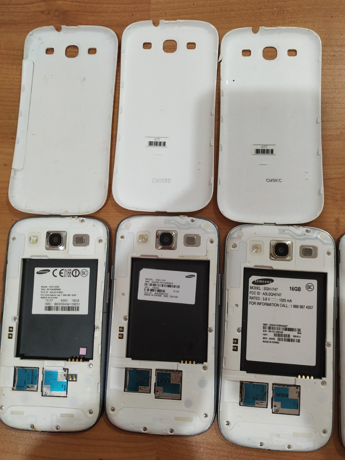 Lot of 14 Mixed model Samsung Galaxy S4 (3pc) and S3 (3pc) and other for parts