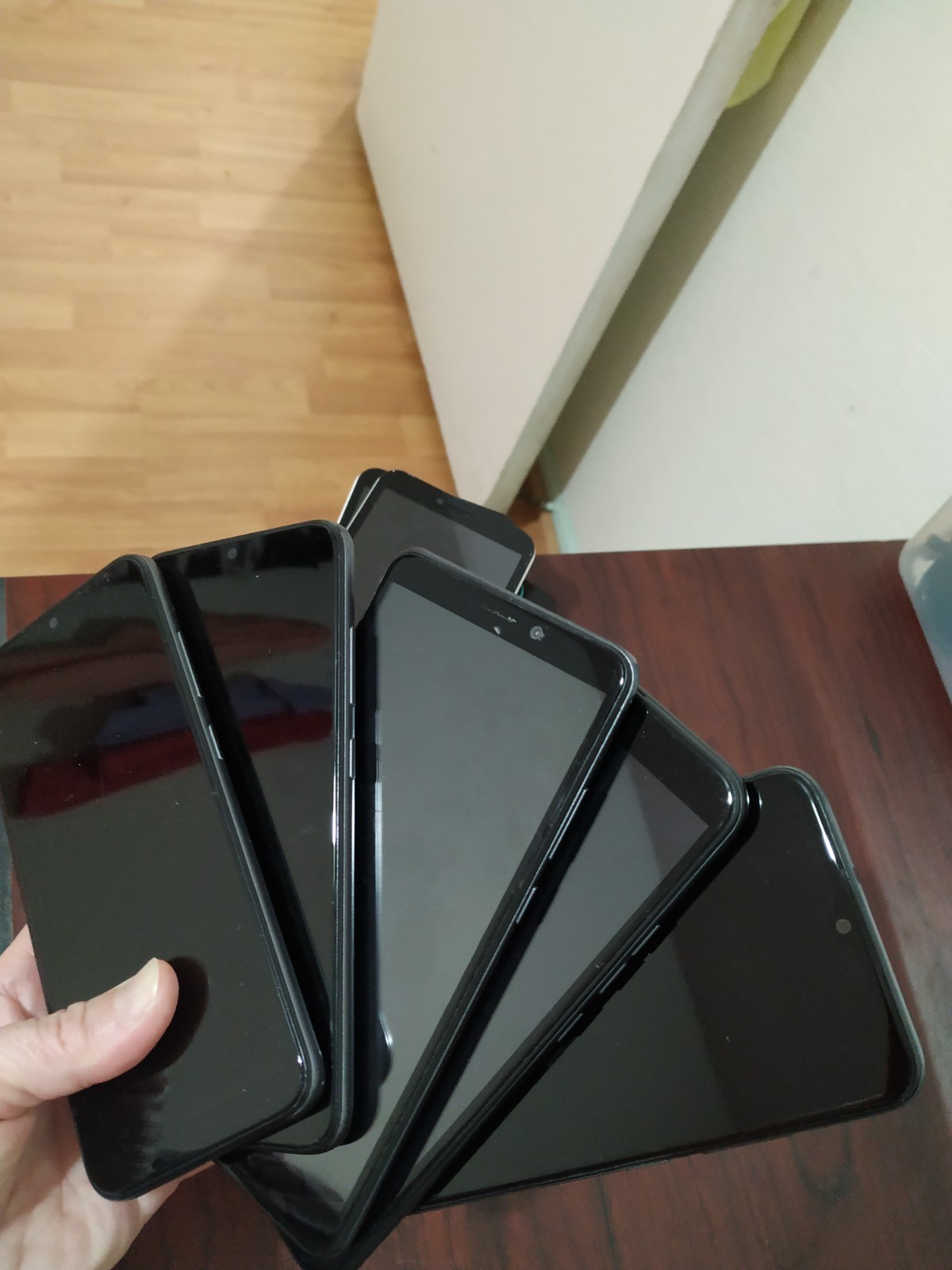Lot of 10 Mixed Brand VORTEX C24 / WIKO / BLU/NUU /and other Smartphone For part