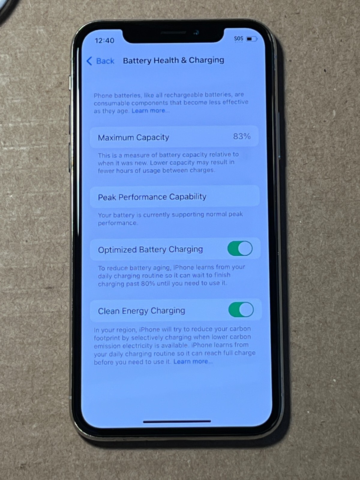 Apple iPhone X – 64GB – Silver (Unlocked) A1865 (CDMA + GSM)