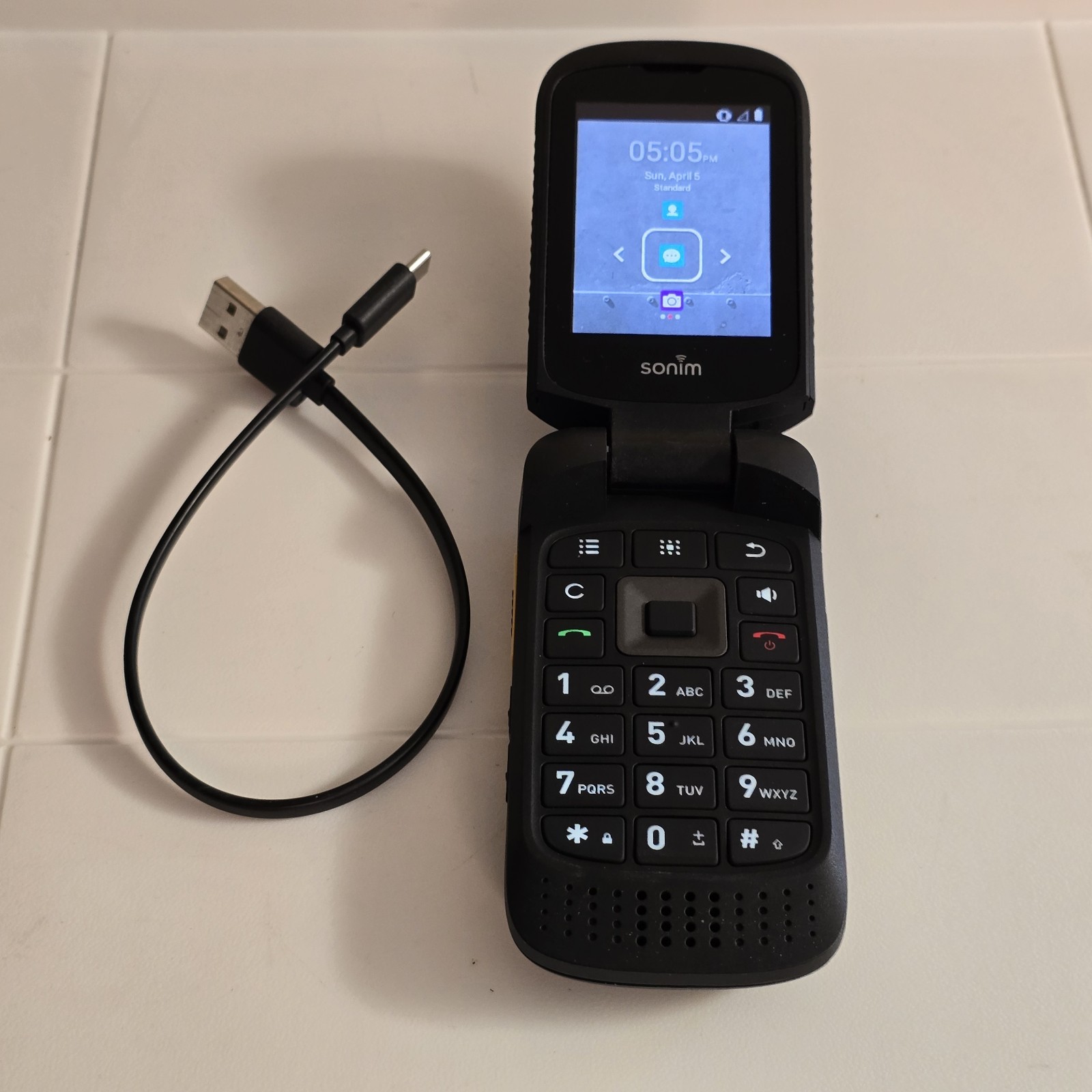 Sonim XP3 XP3800 Rugged 8GB Flip Phone Black Good Condition
