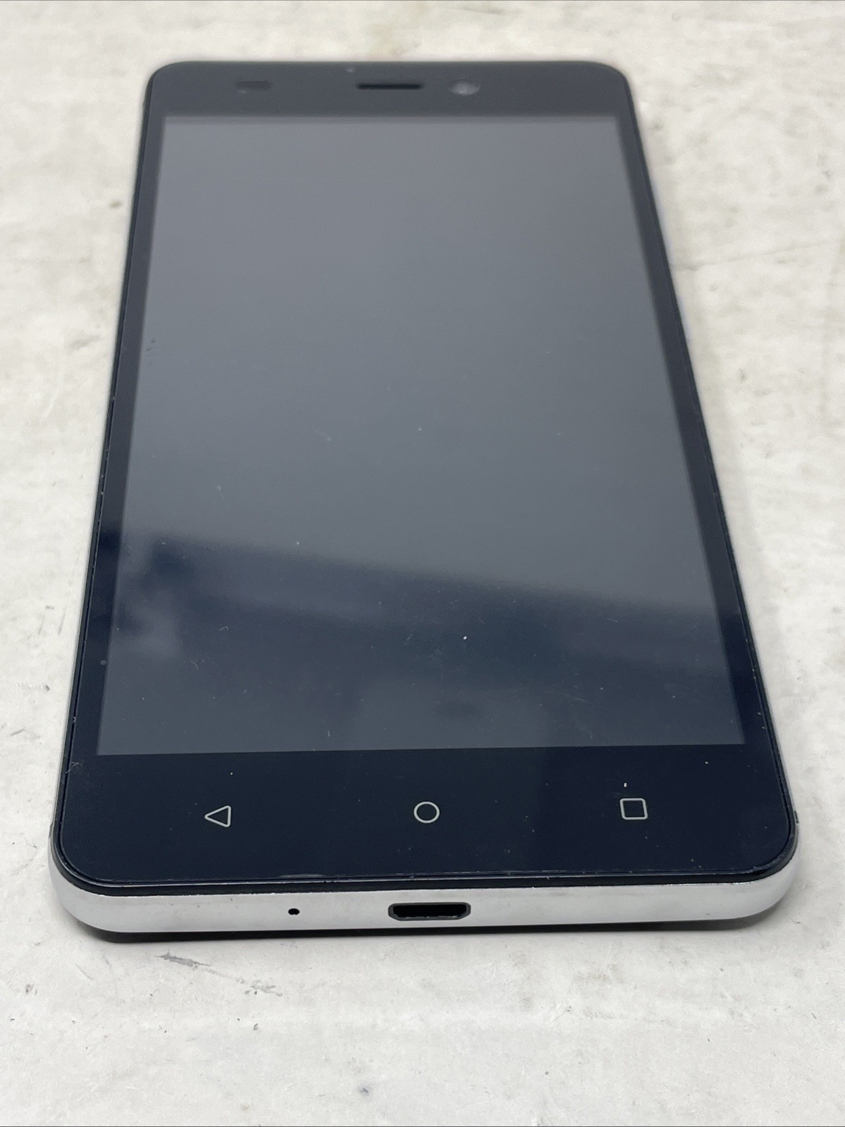 EVOO 5.5” Smartphone Android 8.1 Go Edition Quad Core 4G LTE EVM4G6 Black (76)