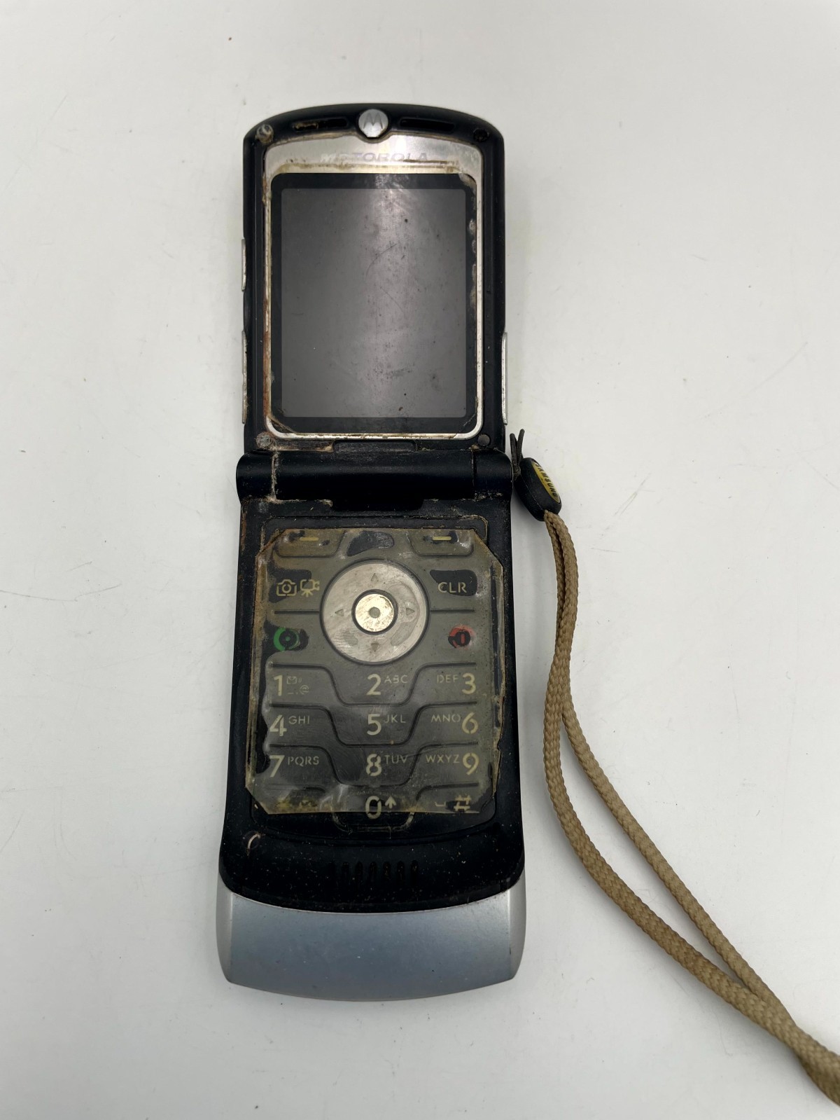 Motorola Flip Cell Phone Silver & Black 2.2″ Color Screen Micro USB with Battery
