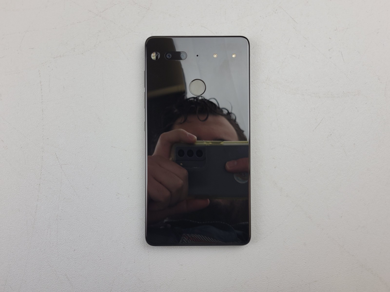 Essential Phone (PH-1) 128GB – Black (Unlocked) Smartphone – H6221