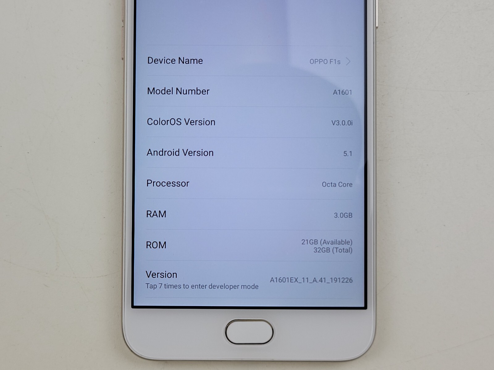 oppo F1s (A1601) 32GB (GSM Unlocked) Dual SIM Smartphone – SMALL ISSUE – H0056