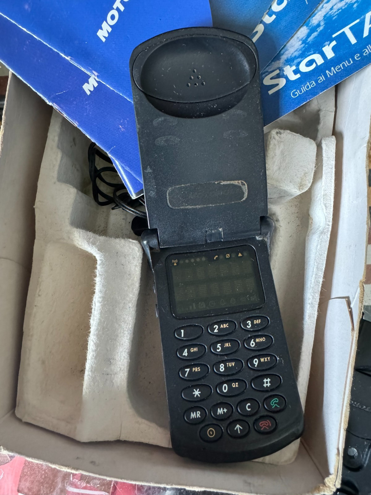 MOTOROLA STARTAC ETAC LED CELL PHONE