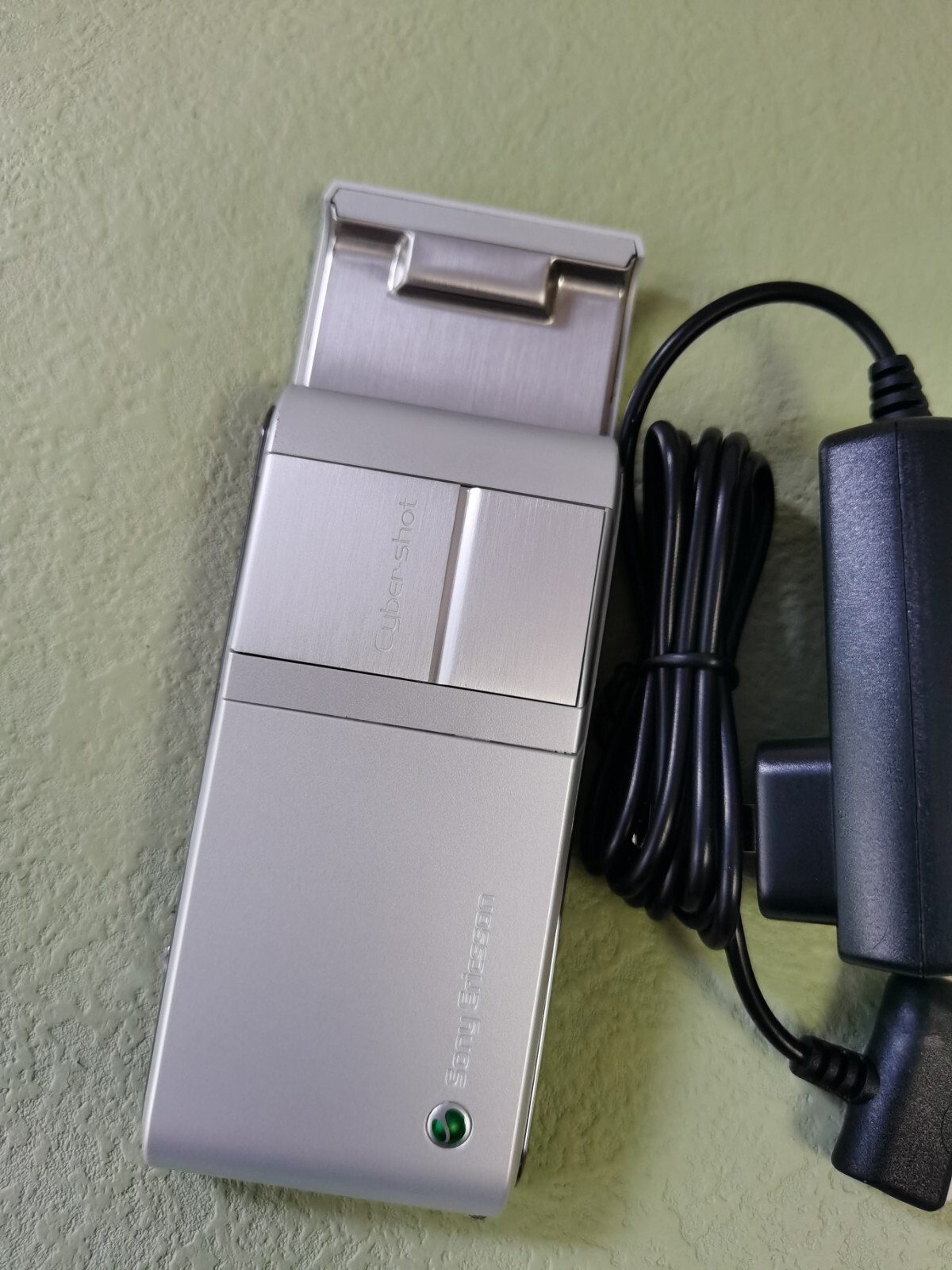 Sony Ericsson C905 160MB 2G 3G GSM / HSPA unlocked mobile phone