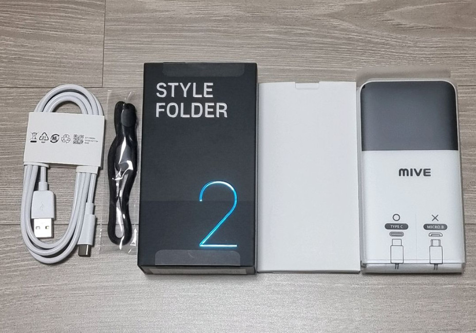 ALT MIVE Style Folder 2 (32GB AT-M140) Unlocked LTE/3G – White/black (Unopened)