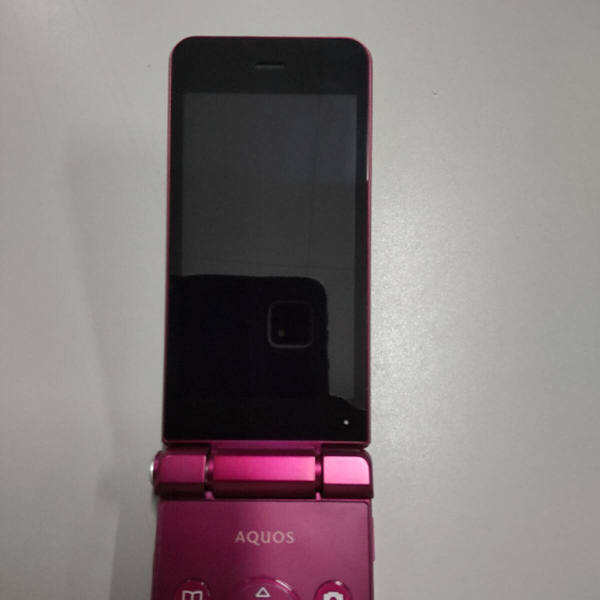 SHARP AQUOS KEITAI Red SH-N01