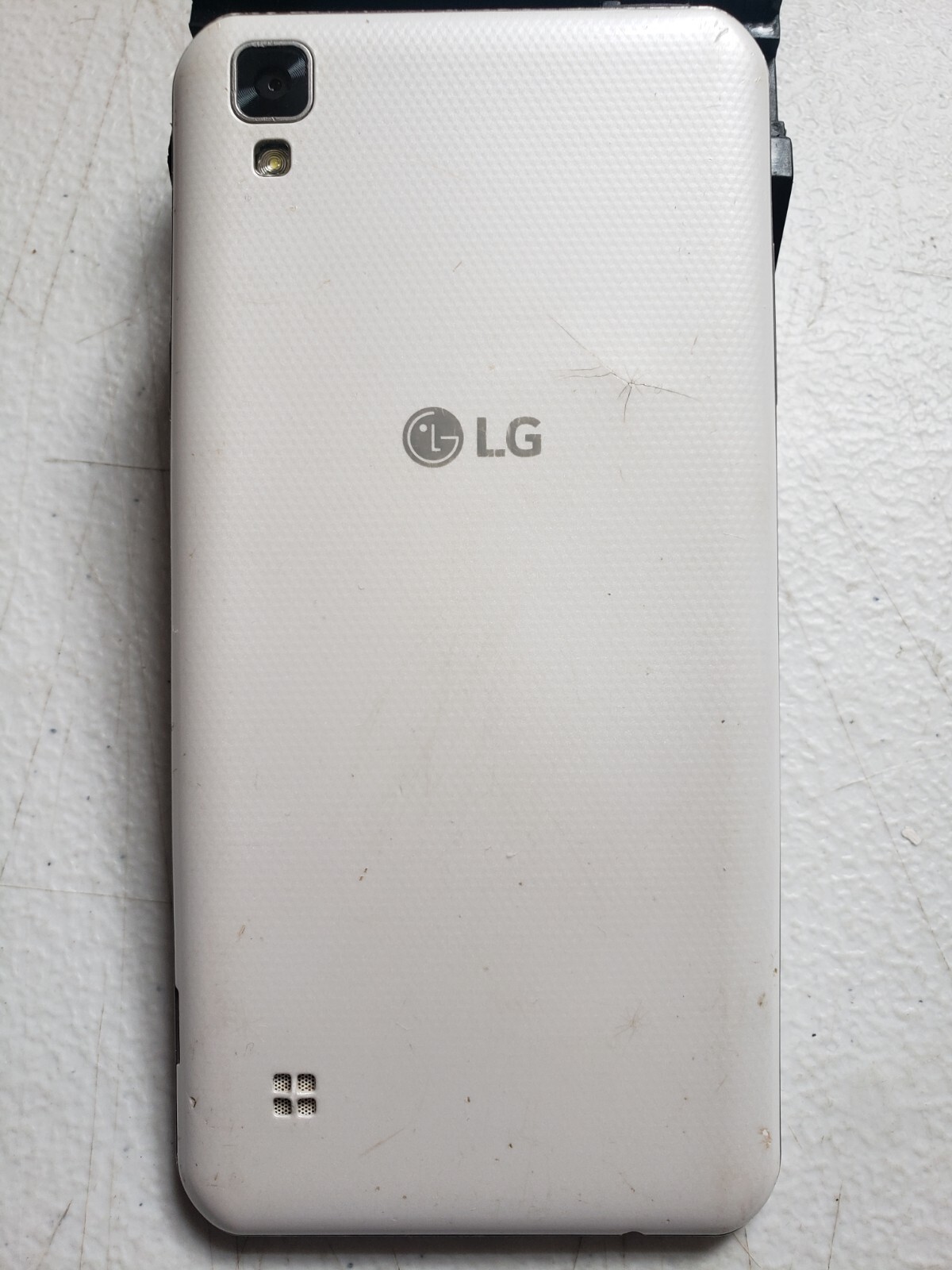 LG Tribute HD Boost Mobile Smartphone 16GB White (LS676)