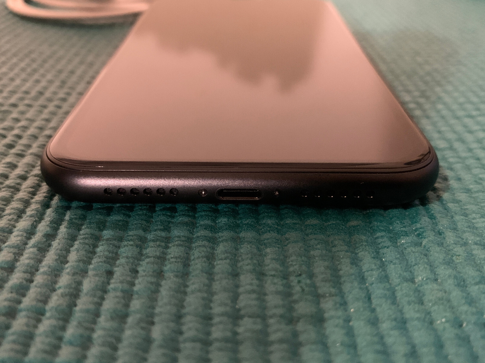 Apple iPhone XR – 128GB – Black (Unlocked) A1984 (CDMA + GSM)