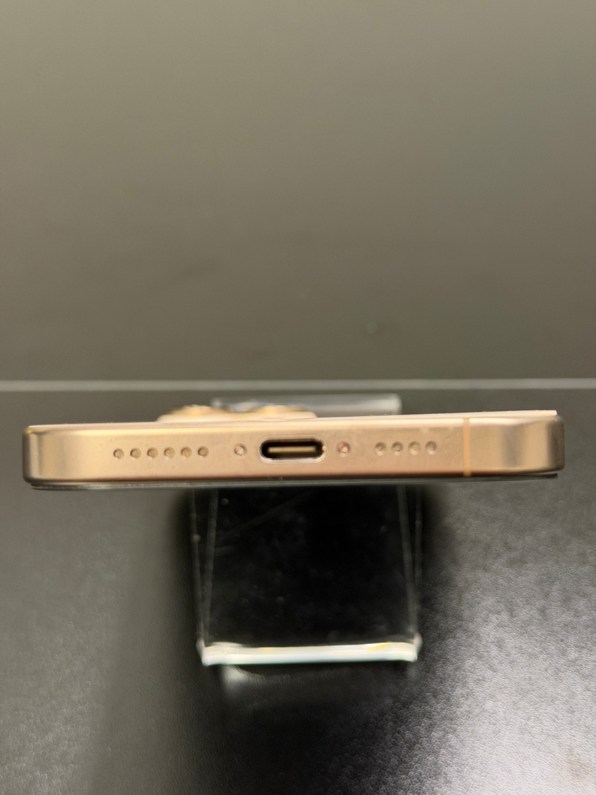 Apple iPhone 16 Pro Max – 256 GB – Desert Titanium – Carrier Unlocked **READ**