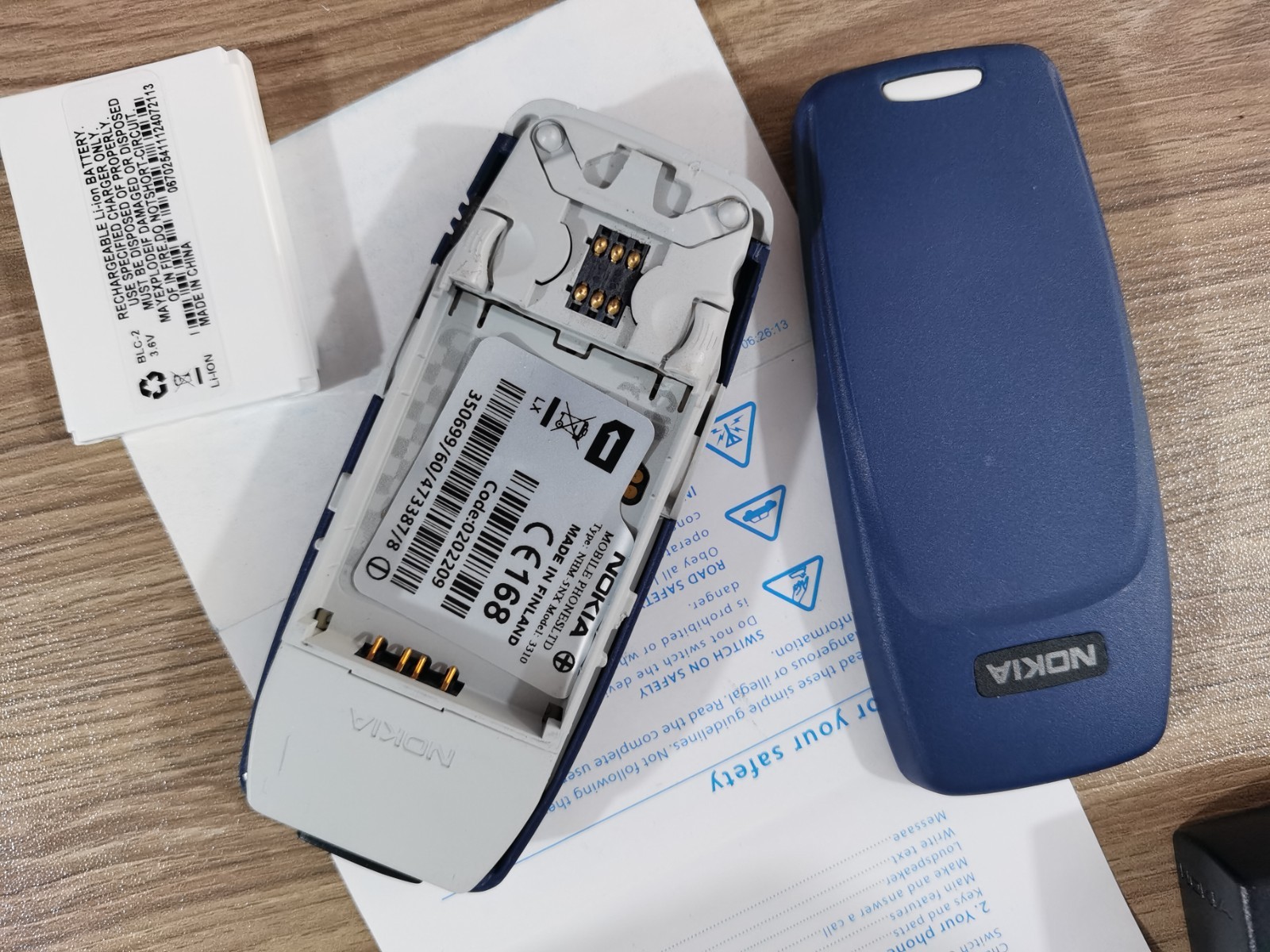 Nokia 3310 – (Unlocked) 2G – 16 MB – Blue – Rare Cellphone -For collectors