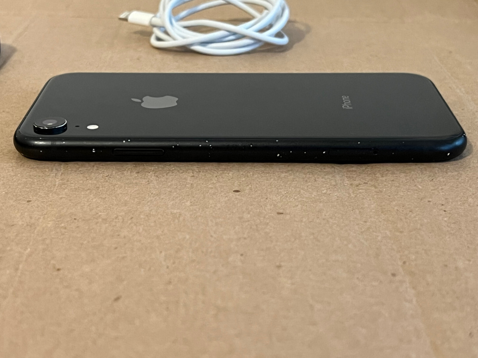 Apple iPhone XR – 64GB – Black (unlocked) A1984 (CDMA + GSM) Read