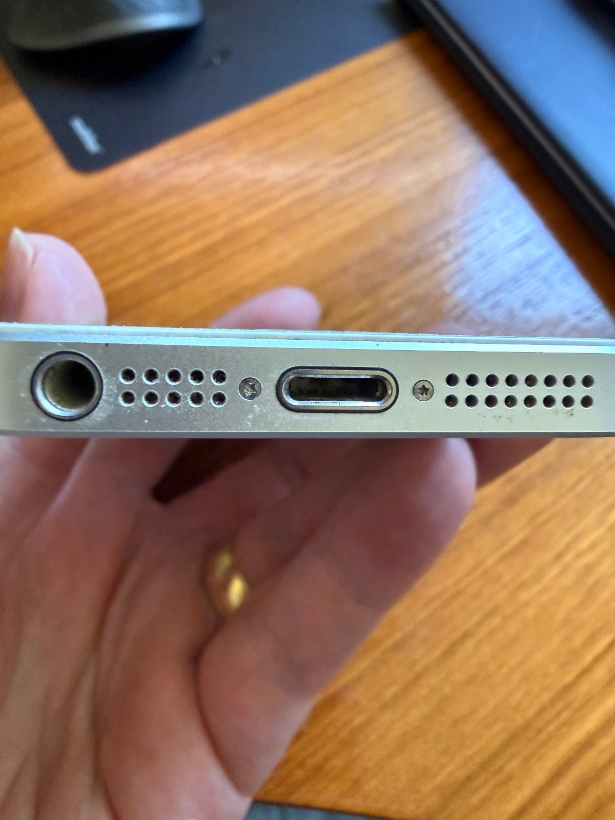 Apple iPhone SE – 16 GB – Silver (Verizon)