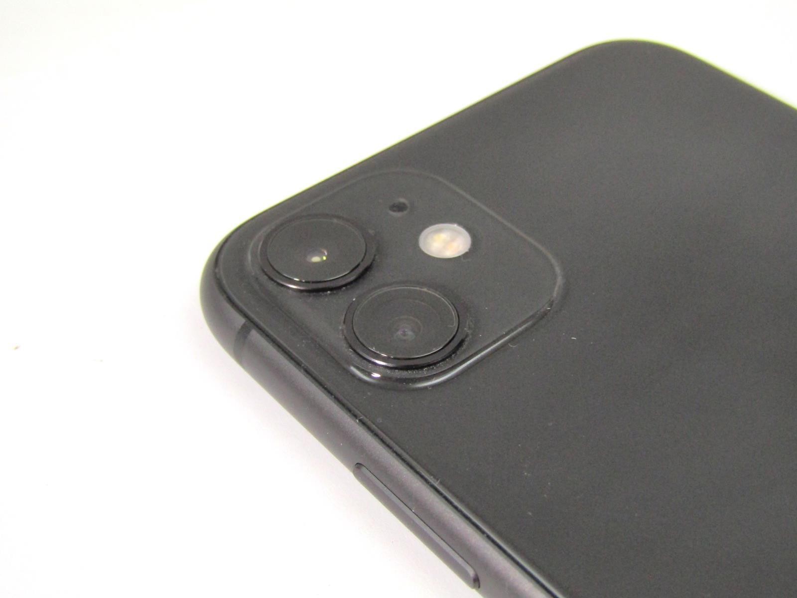 Apple iPhone 11 A2111 (12,1) 64GB 6.1″ | Unlocked | Black | Health: 99%