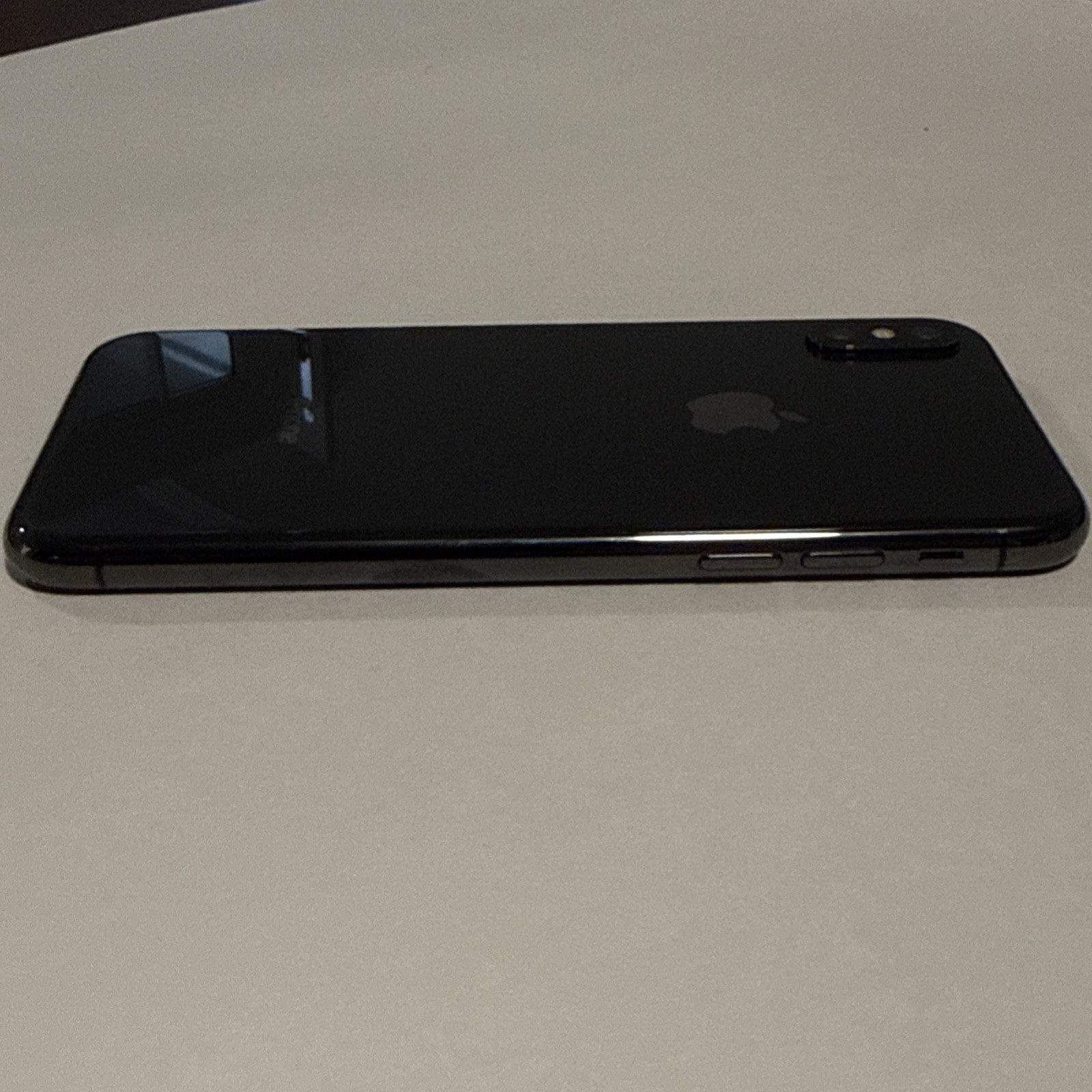 Apple iPhone X – 64GB – Space Gray (Unlocked) Broken LCD – Good Back FOR REPAIR