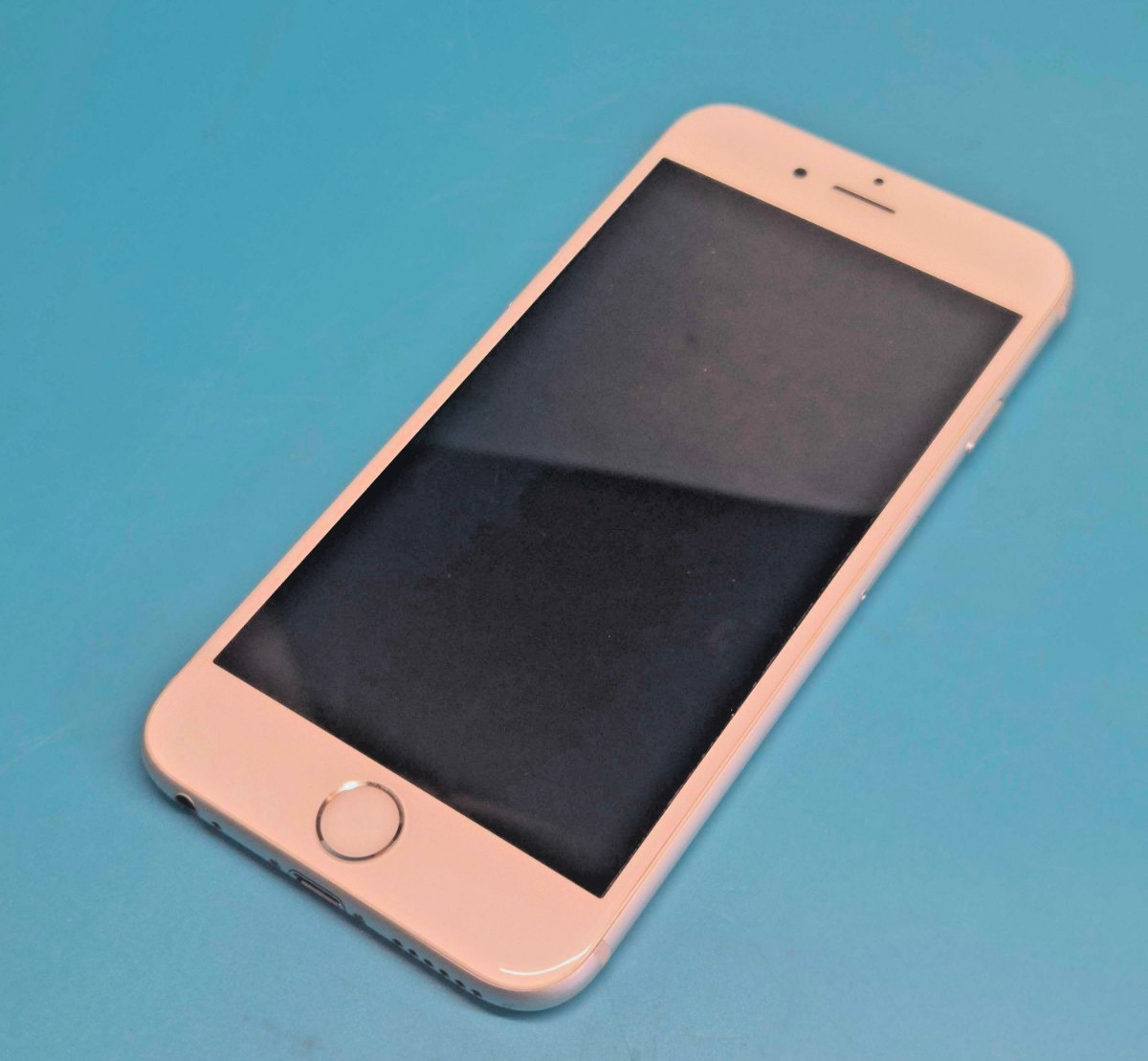 iPhone 6 -16GB – Silver Cell Phone (Unlocked) A1549 Grade B – 95% Battery