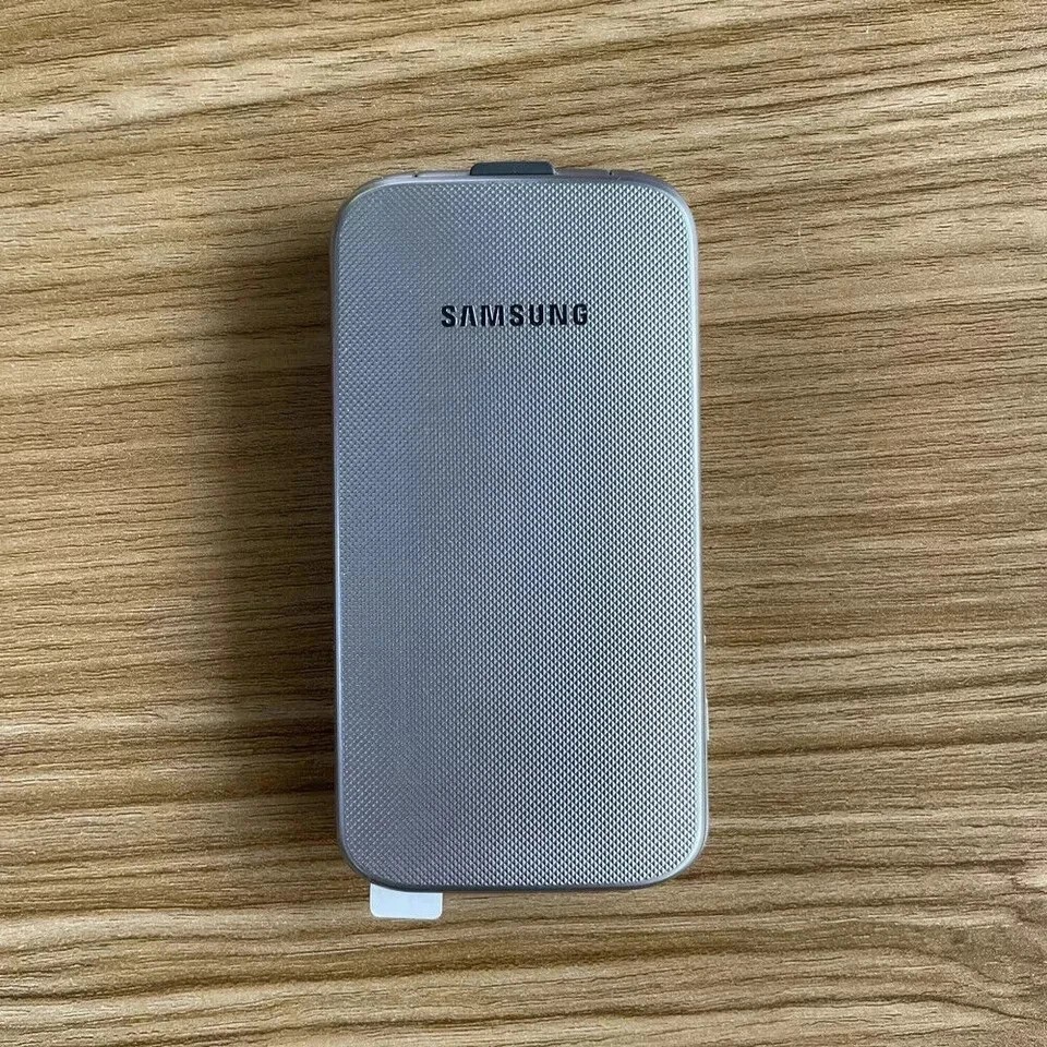 Samsung C3520 FM Radio 1.3MP 2.4 GSM MP3 Bluetooth Original Unlocked Flip Phone