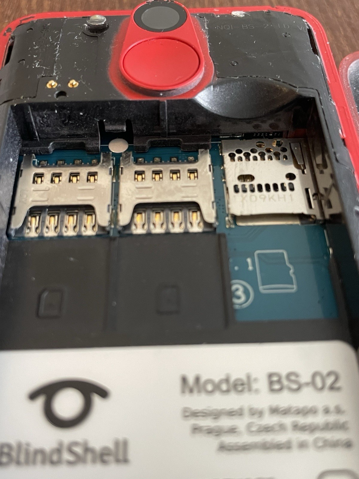Blindshell Classic 2 (red) In Box Fair Condition Locked To T-mobile For Parts