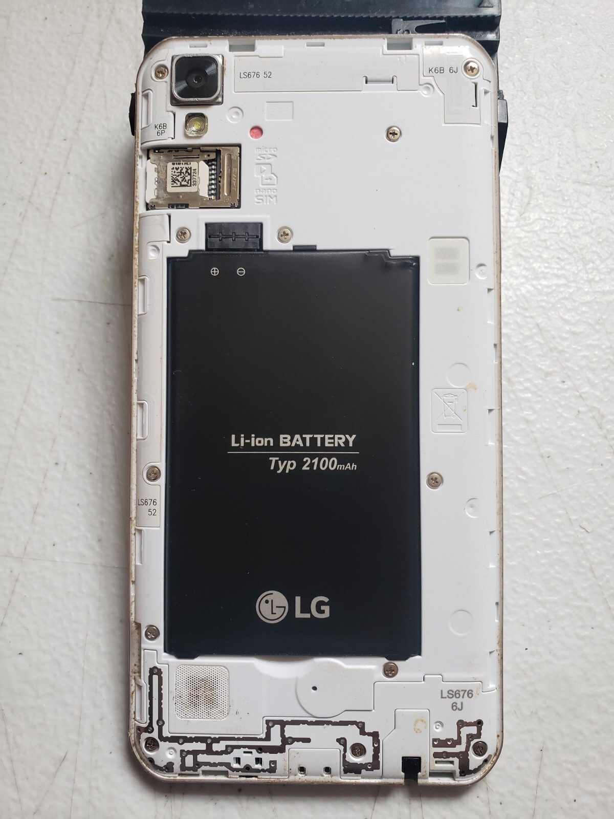 LG Tribute HD Boost Mobile Smartphone 16GB White (LS676)