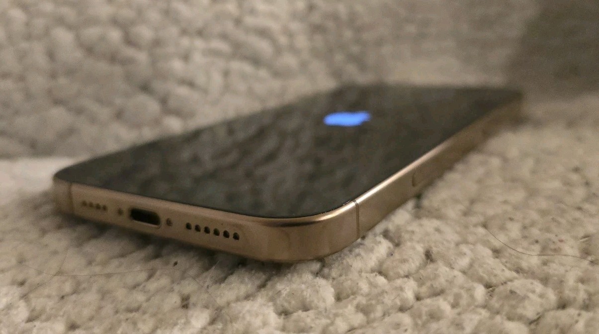 Apple iPhone 16 Pro Max 256GB Desert Titanium, AT&T, 97% BATTERY CAPACITY