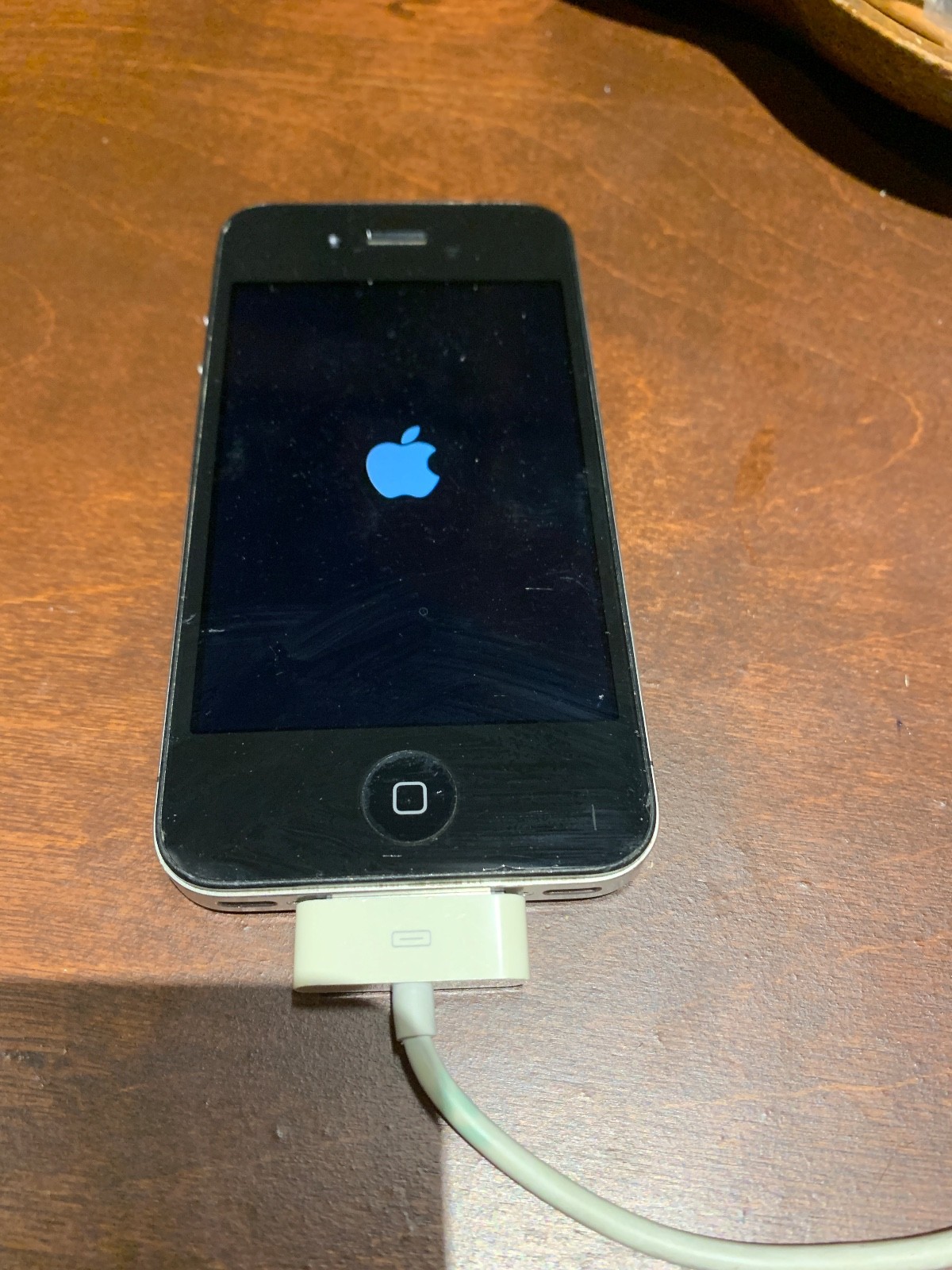 Apple iPhone 4 untested (A1332) EMC380A plus Charging cord